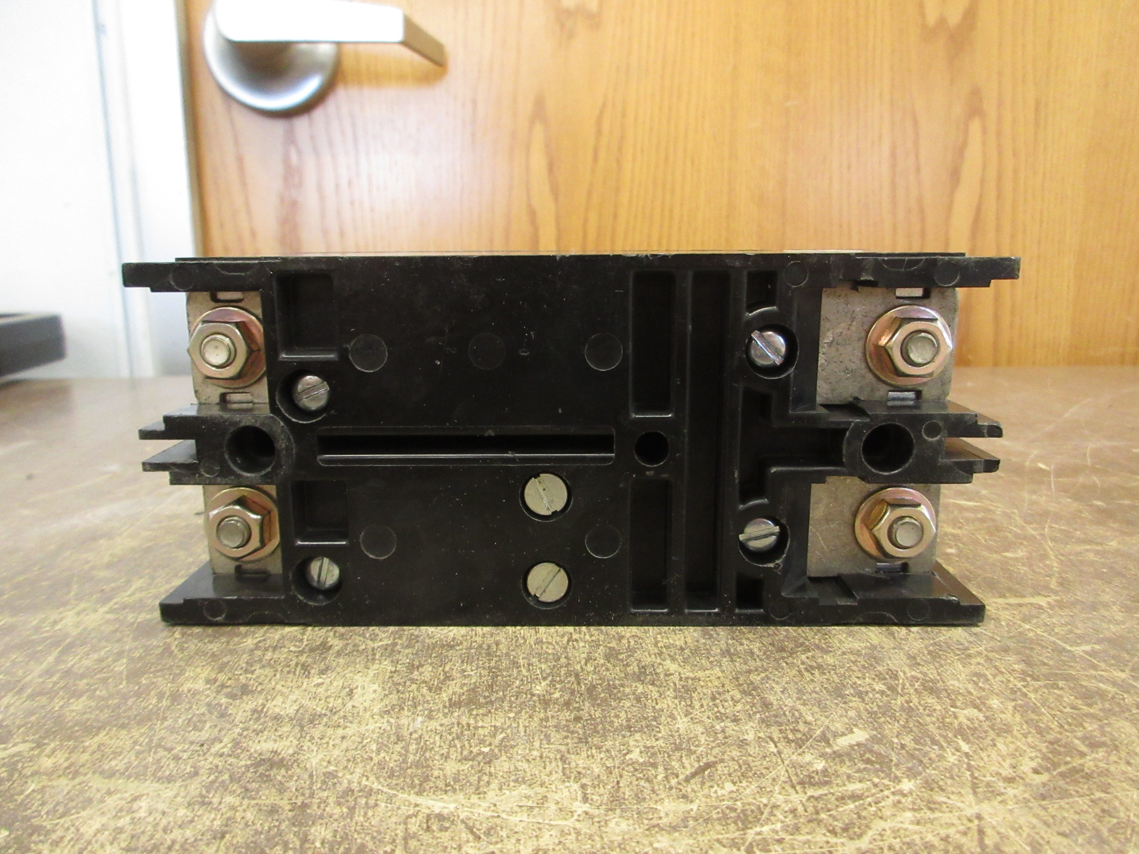 Eaton Circuit Breaker CC2200 200A 240V 2P *Missing (3) Lug Screws* Used