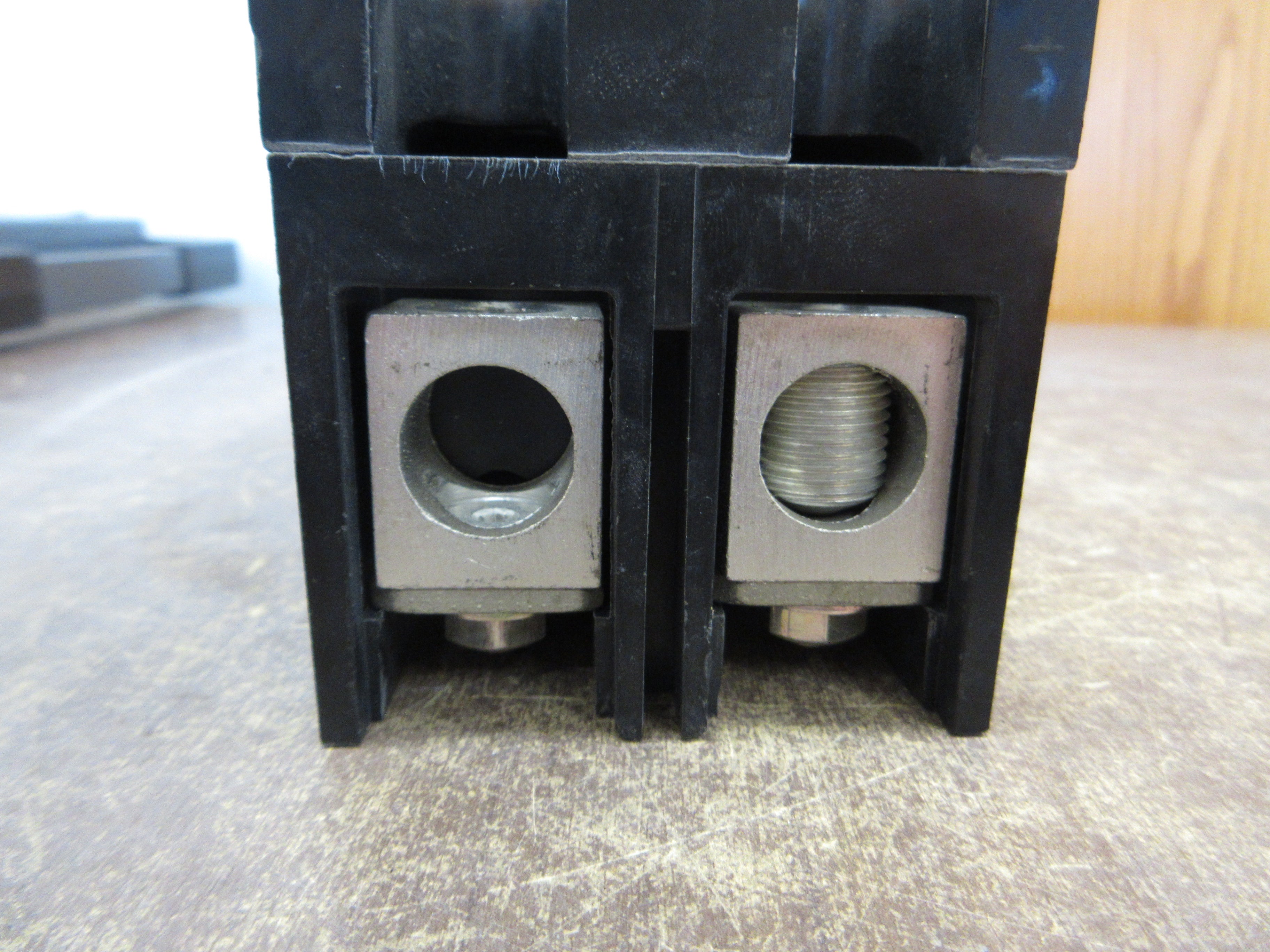 Eaton Circuit Breaker CC2200 200A 240V 2P *Missing (3) Lug Screws* Used