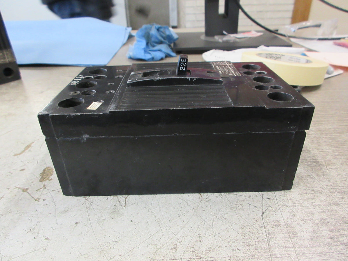 GE Circuit Breaker TQD32225 225A 240V 3P *No Lugs* Used
