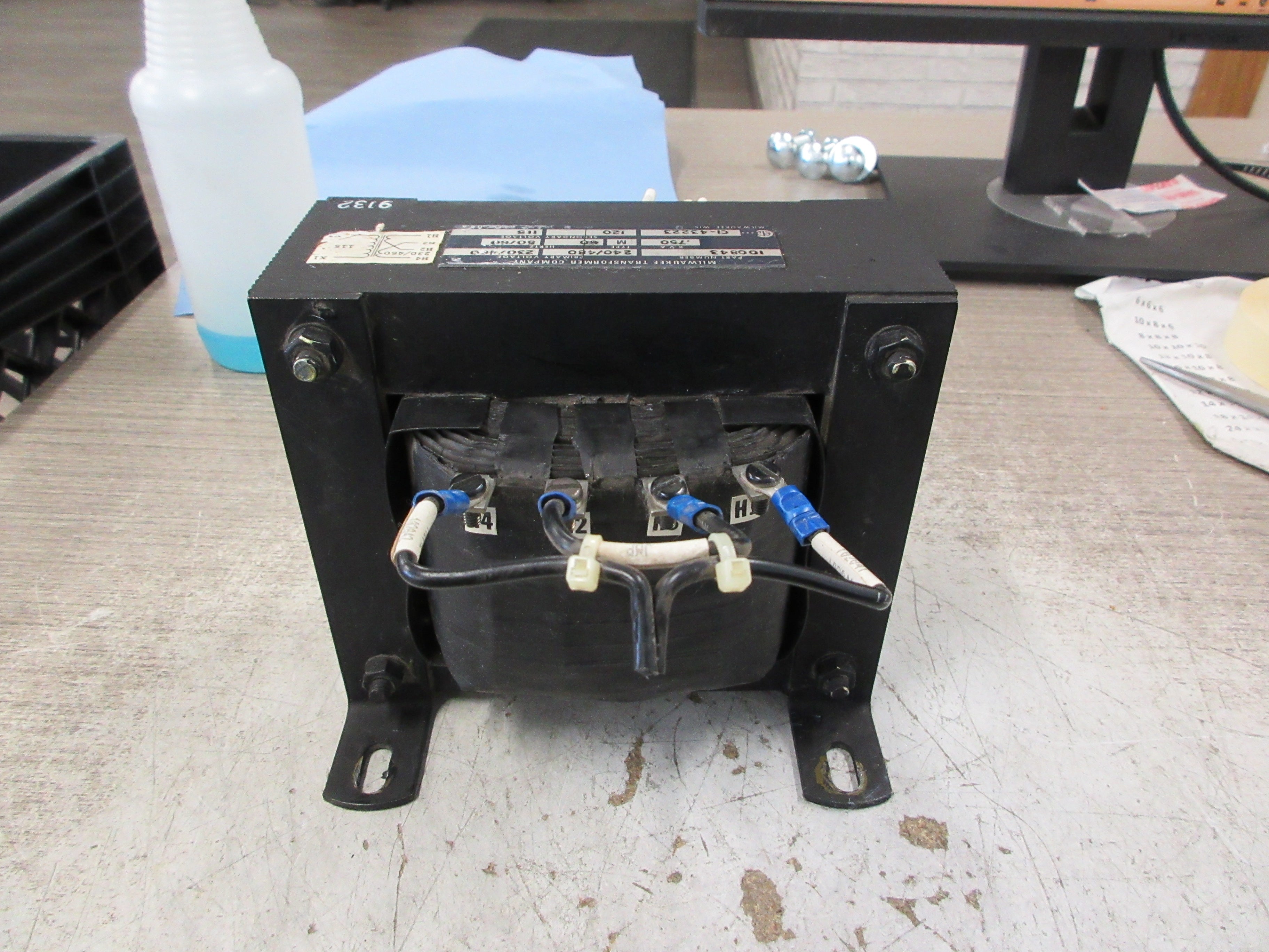 Milwaukee Transformer Co. Transformer 100843 0.750 KVA Pri: 240/480V Used