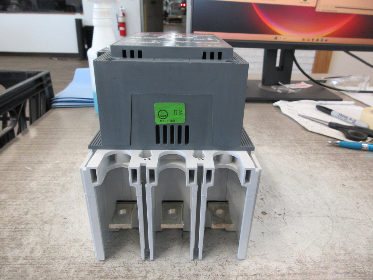 ABB Contactor AF300-30 100-250V AC/DC Coil 400A 600V w/ (1) Aux Contact Used