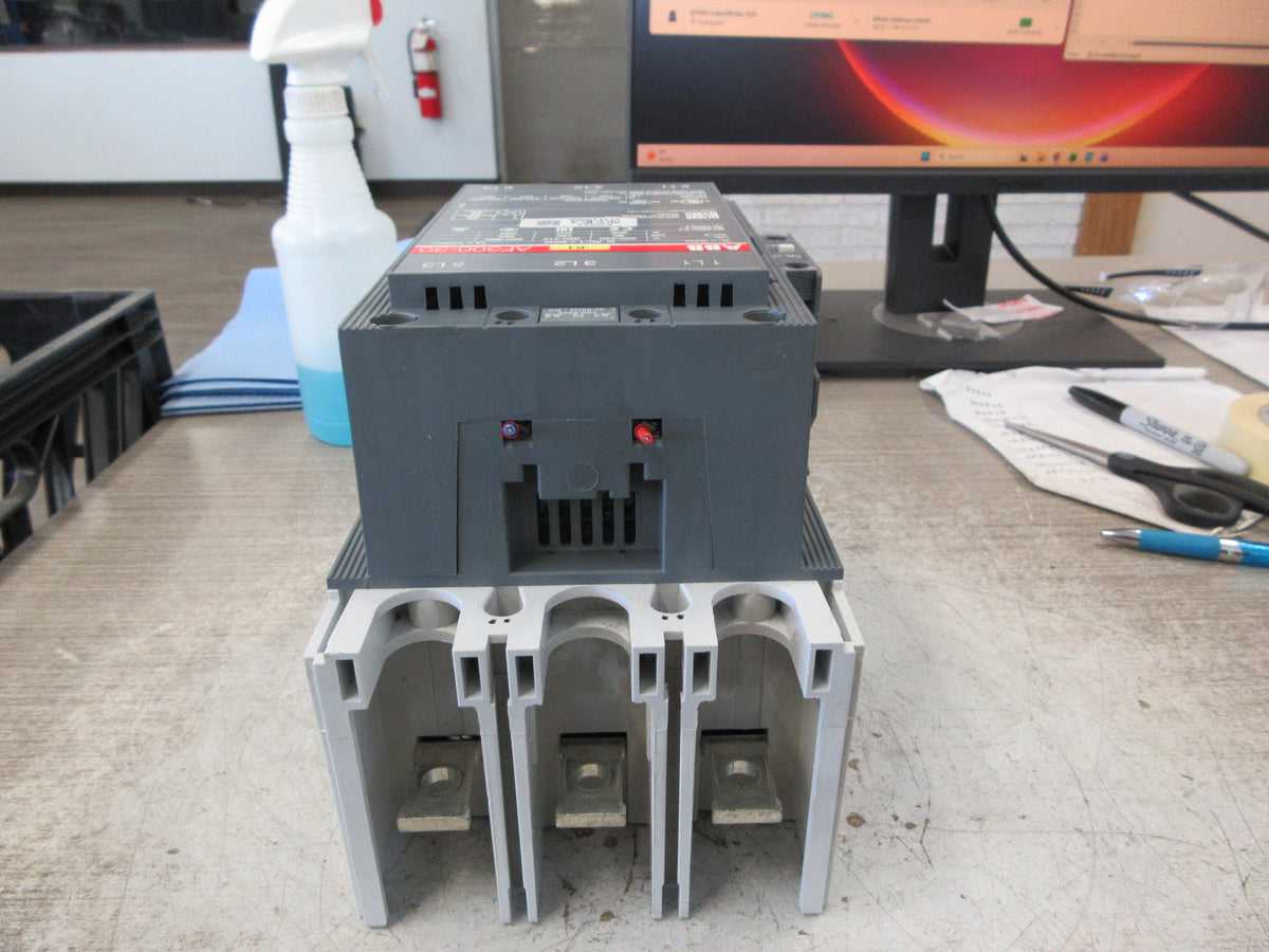 ABB Contactor AF300-30 100-250V AC/DC Coil 400A 600V w/ (1) Aux Contact Used