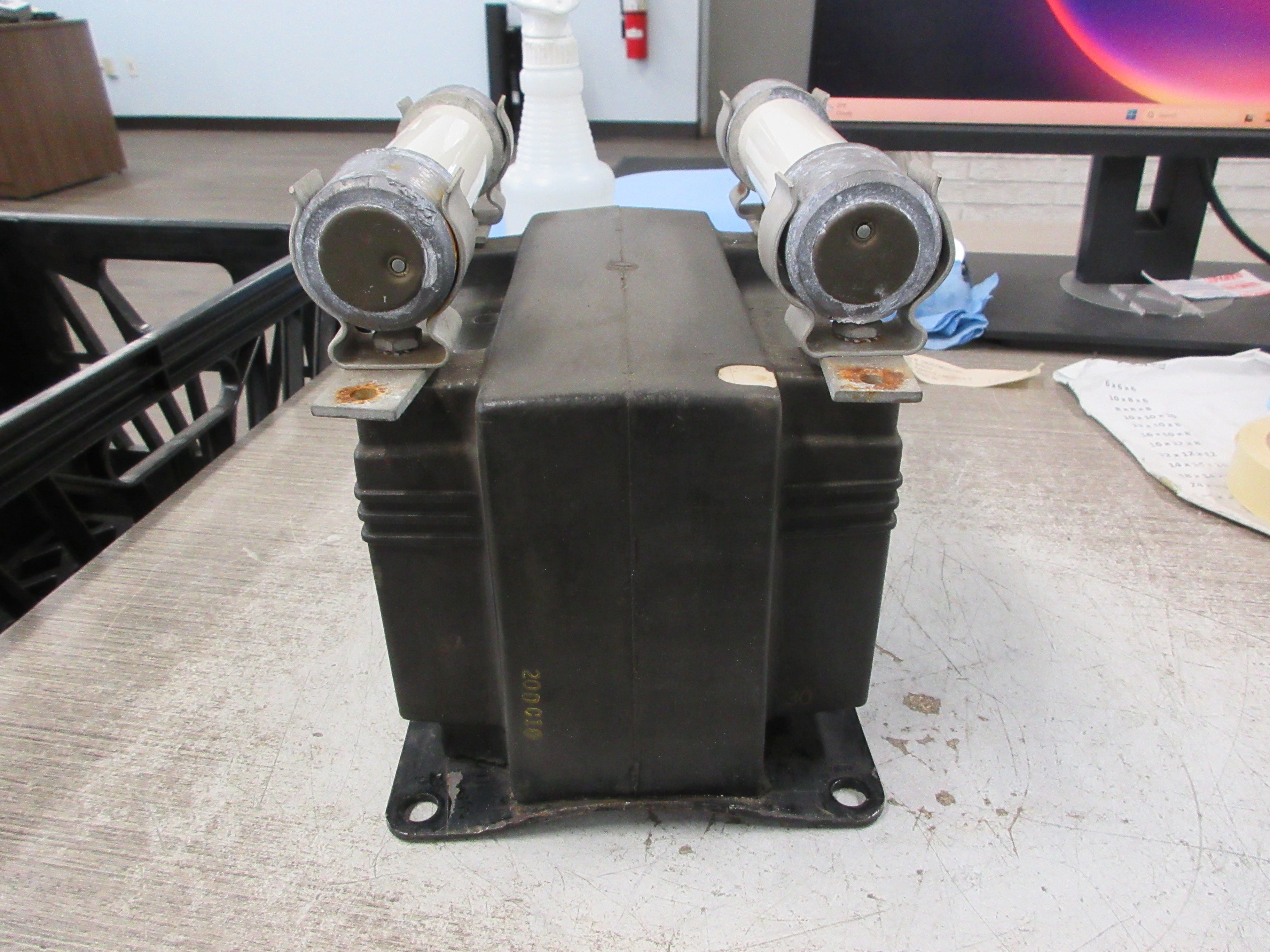 GE Type JVM-3 Potential Transformer 643X92 Ratio 35:1 Pri: 4200V 50-60Hz Used