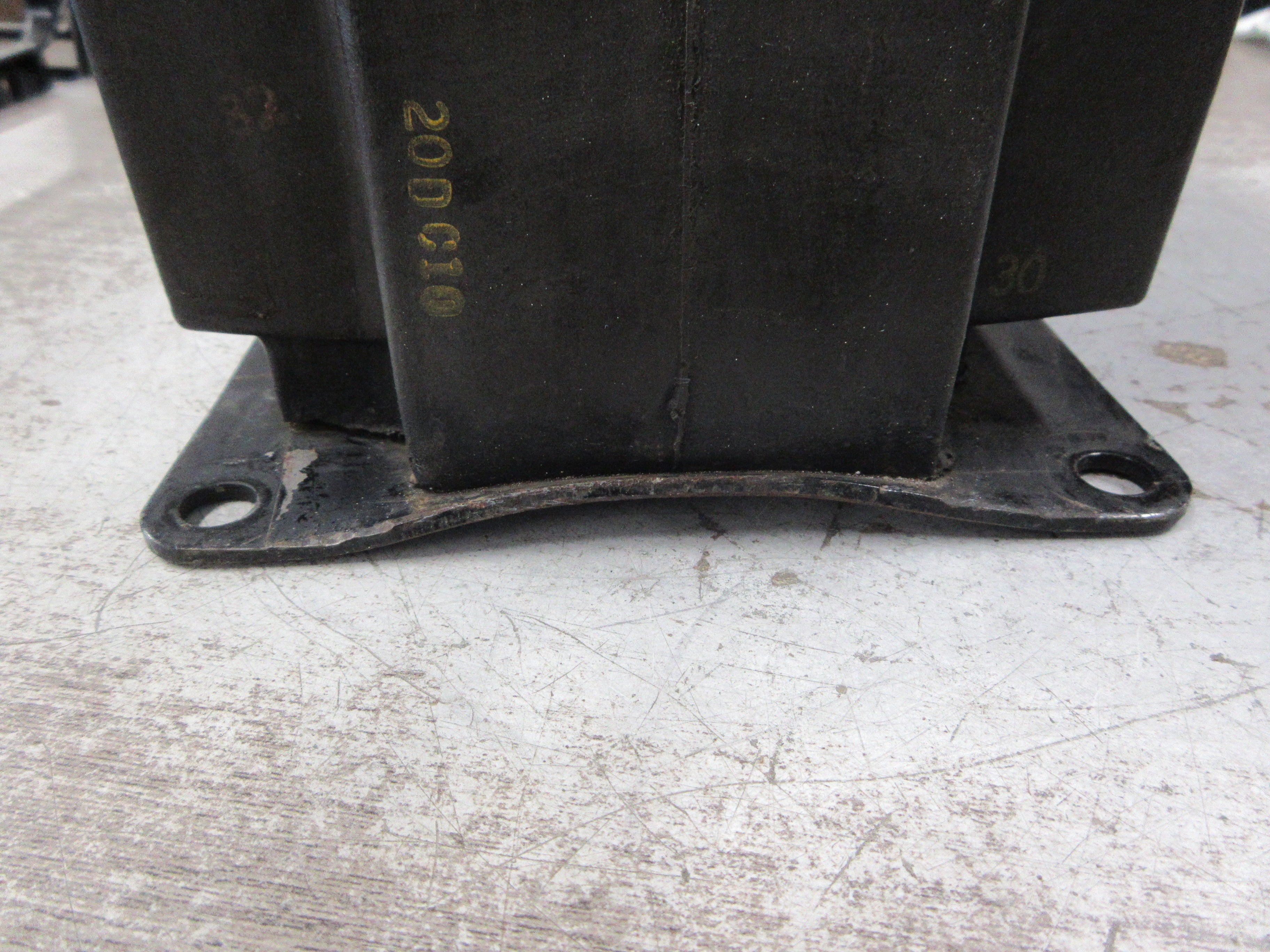 GE Type JVM-3 Potential Transformer 643X92 Ratio 35:1 Pri: 4200V 50-60Hz Used