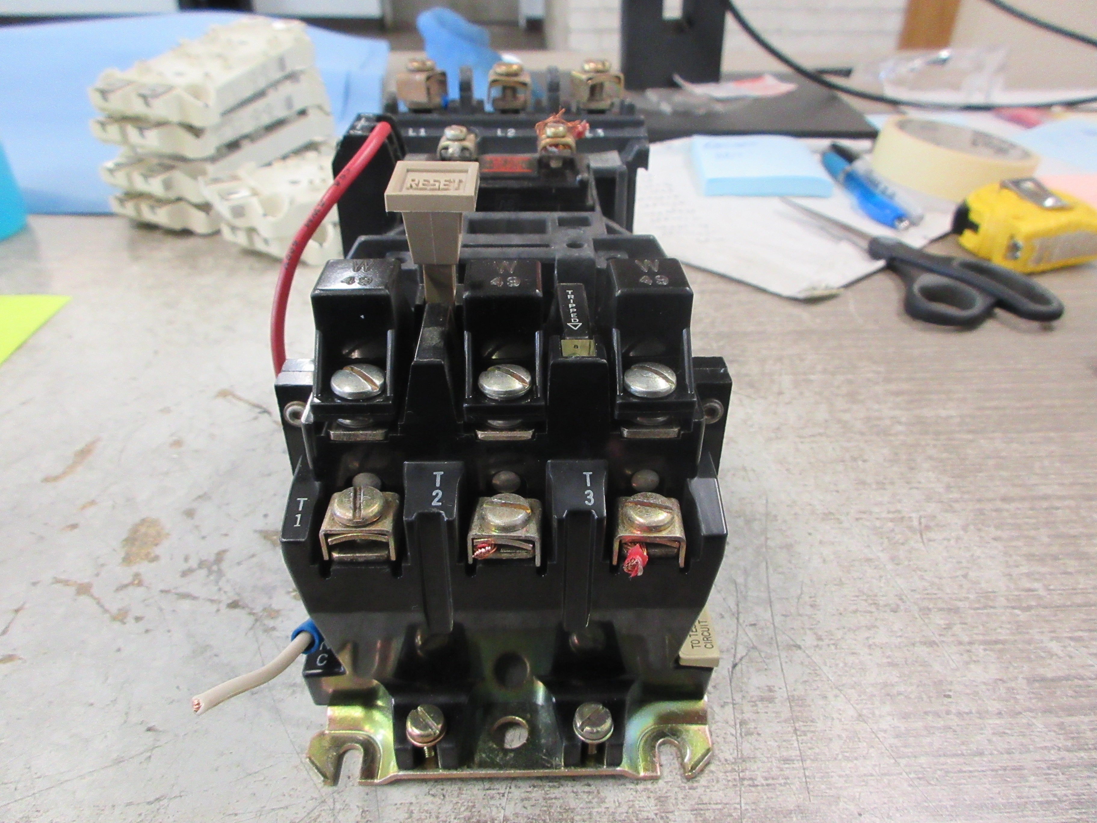 Allen-Bradley Size 1 Starter 509-BOD Ser. B 115-120V Coil 27A 600V Used