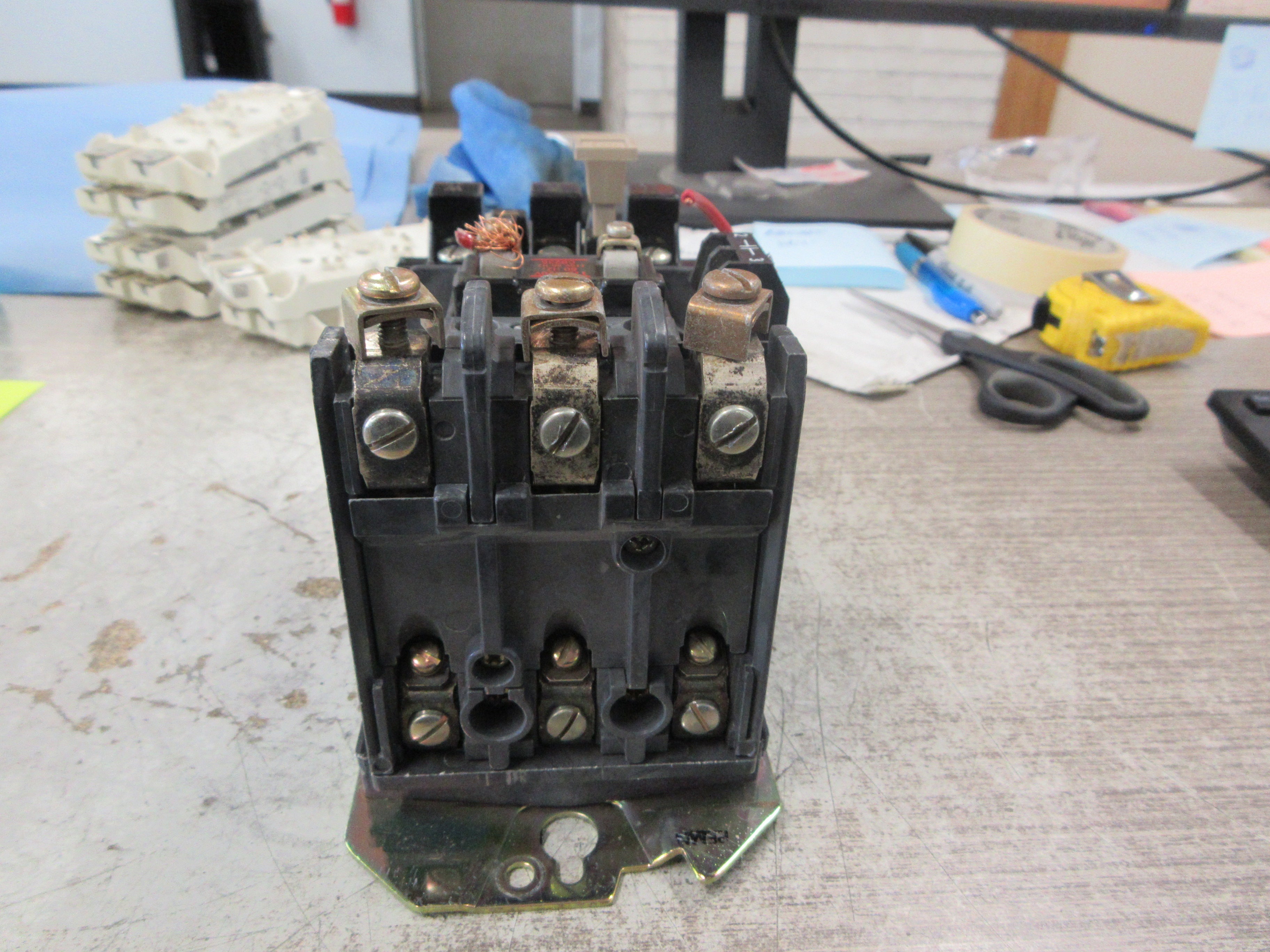 Allen-Bradley Size 1 Starter 509-BOD Ser. B 115-120V Coil 27A 600V Used