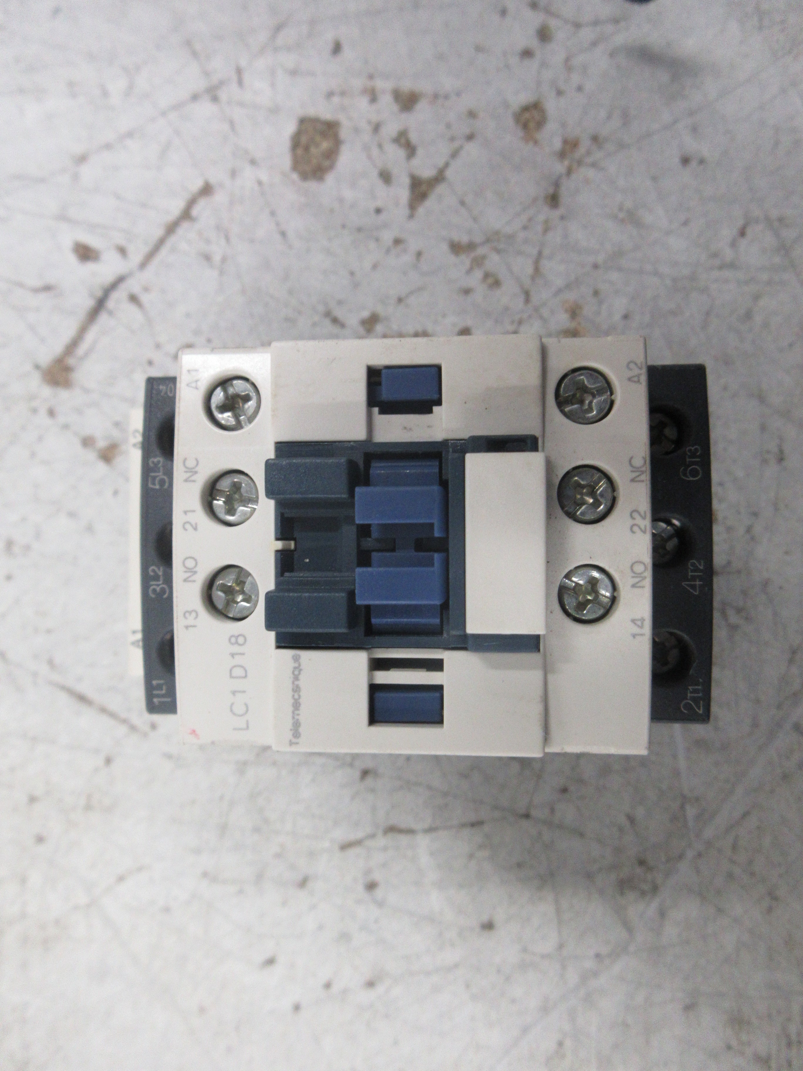 Telemecanique Contactor 25 120V Coil 32A 600V W/Cabling Accessory Used