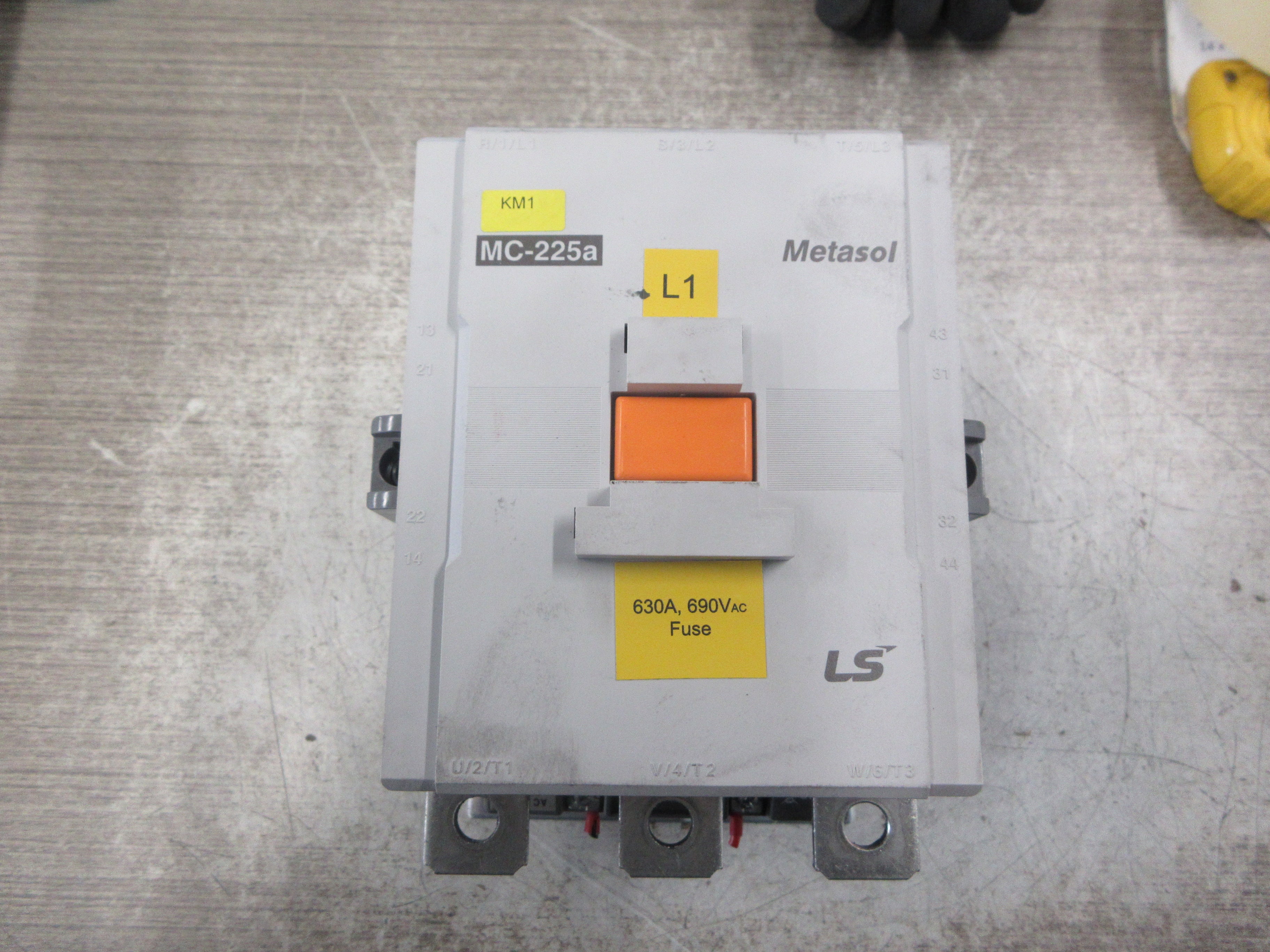 LS Metasol Contactor MC-225a 24-25VAC/24VDC Coil 350A 600V Used