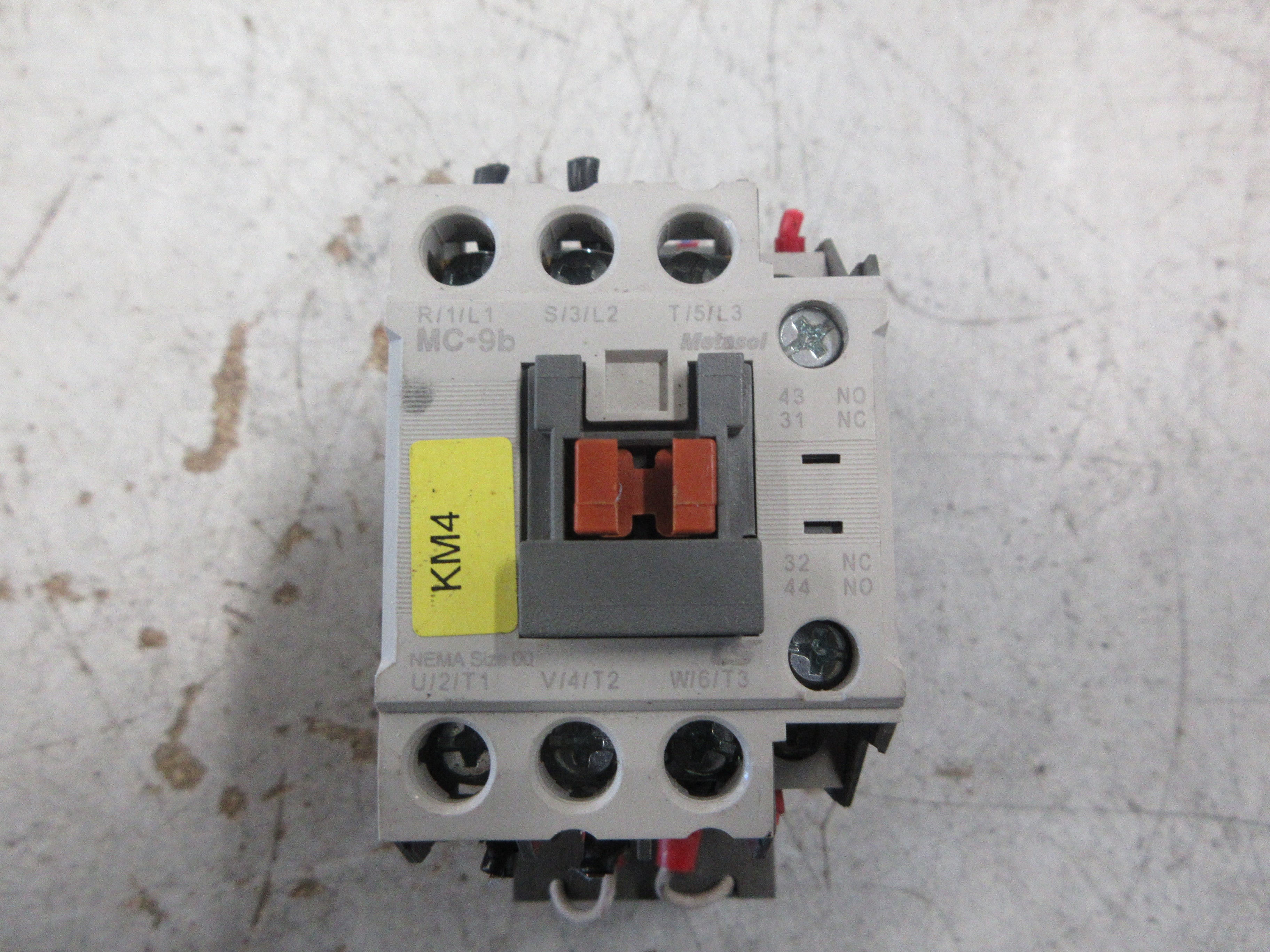 LS Metasol Size 00 Contactor MC-9b 230V Coil 25A 600V W/Surge Suppressor Used