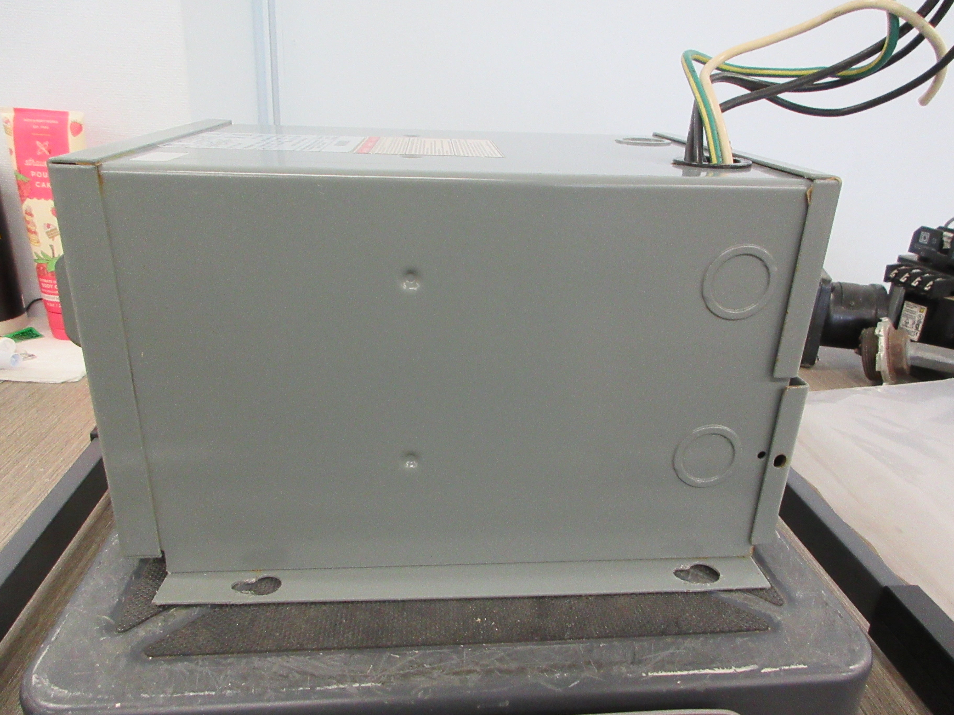 Square D Transformer 3S1F 3KVA Pri: 240/480V Sec: 120/240V 60Hz 1Ph Used