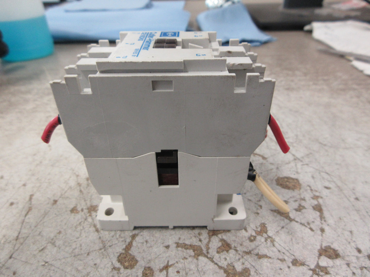 Cutler-Hammer Contactor CE15DN3 Ser. B1 120V Coil 18A 600V Used