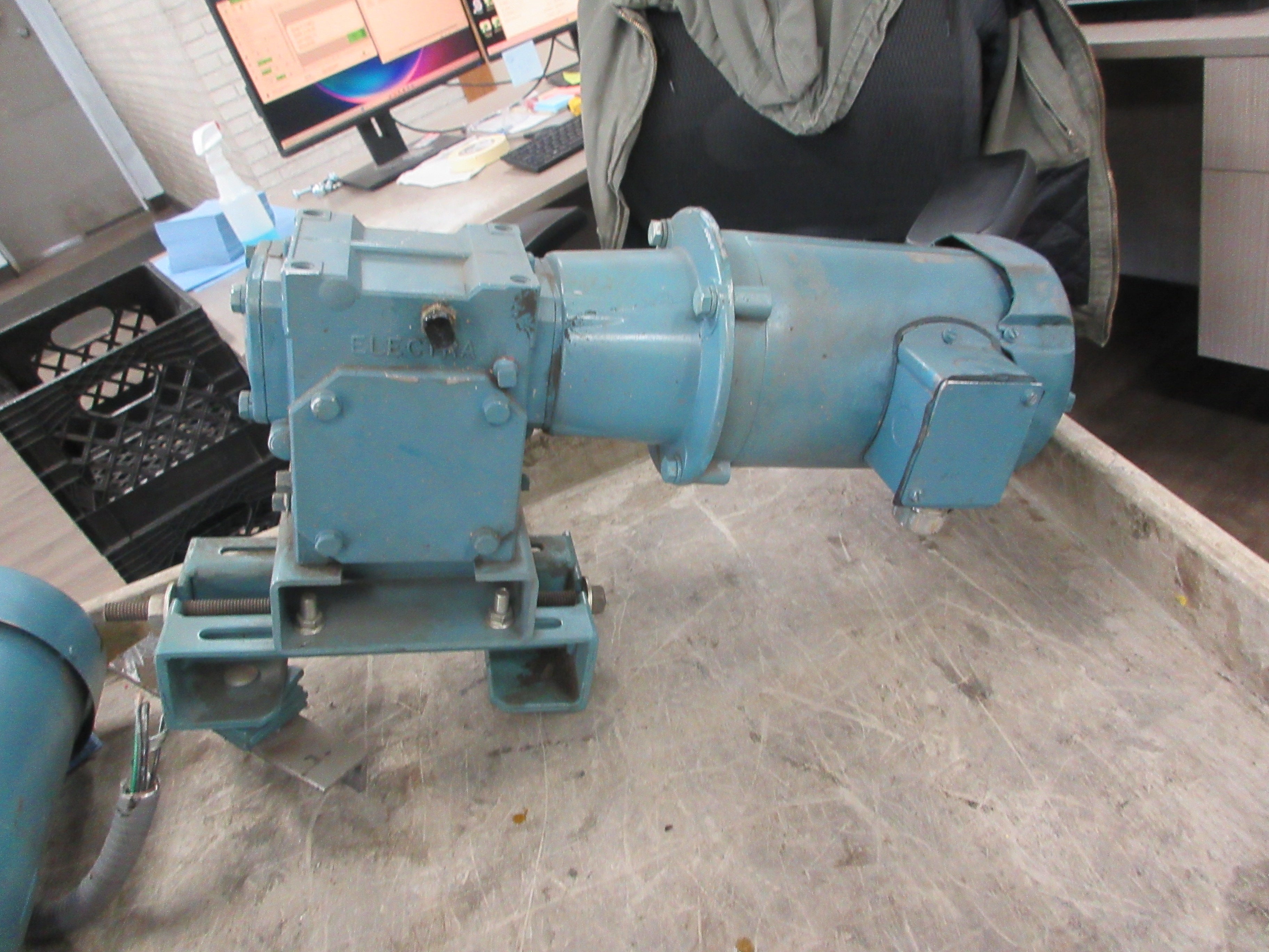 Electra-Gear Gearmotor 4VF56T17F2038A P / ABC21C512.5N/F 3/4HP Used