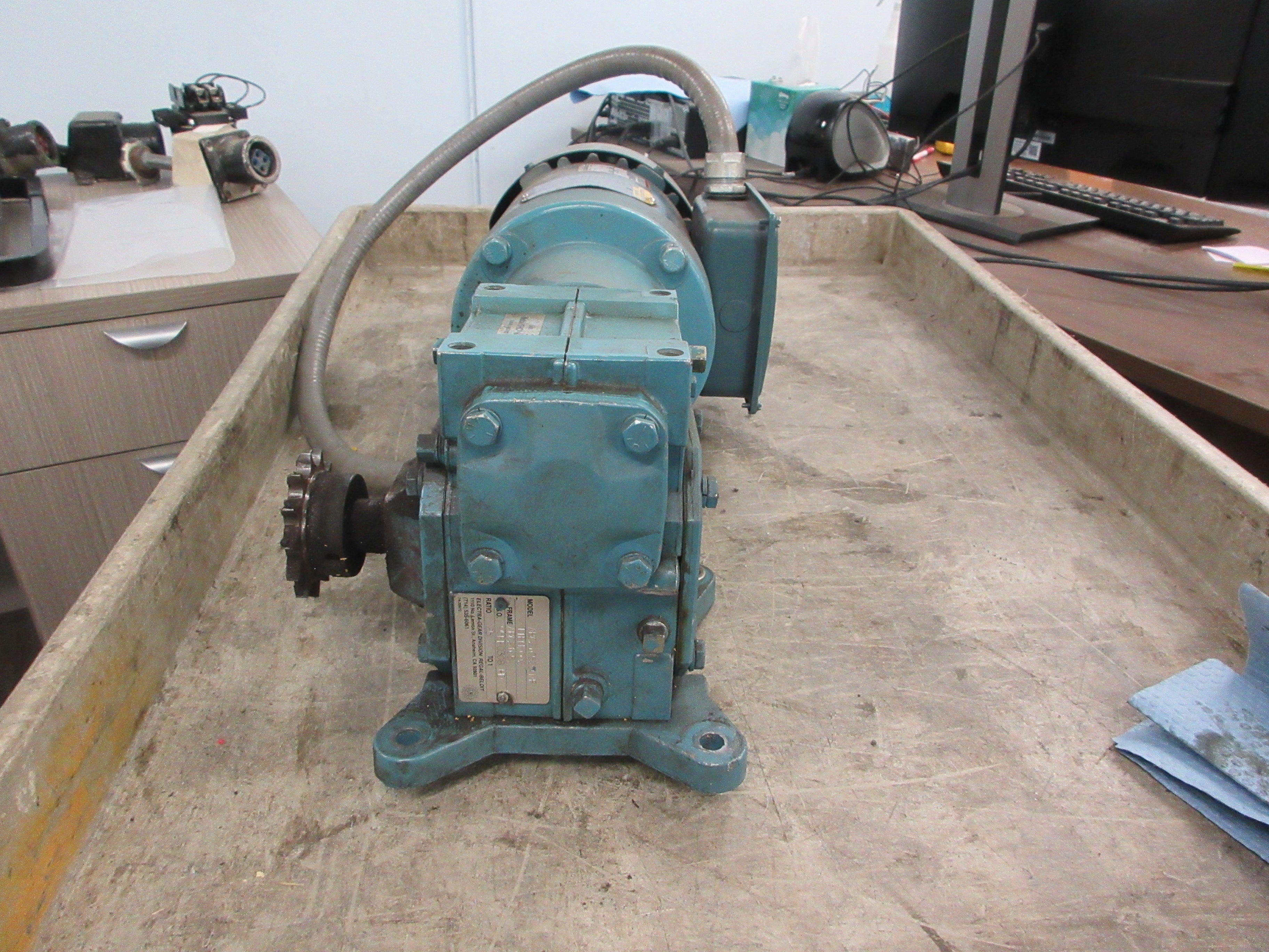 Baldor / Electra-Gear Gearmotor VEBM3546-S / ABC21C525N/F 1HP Used