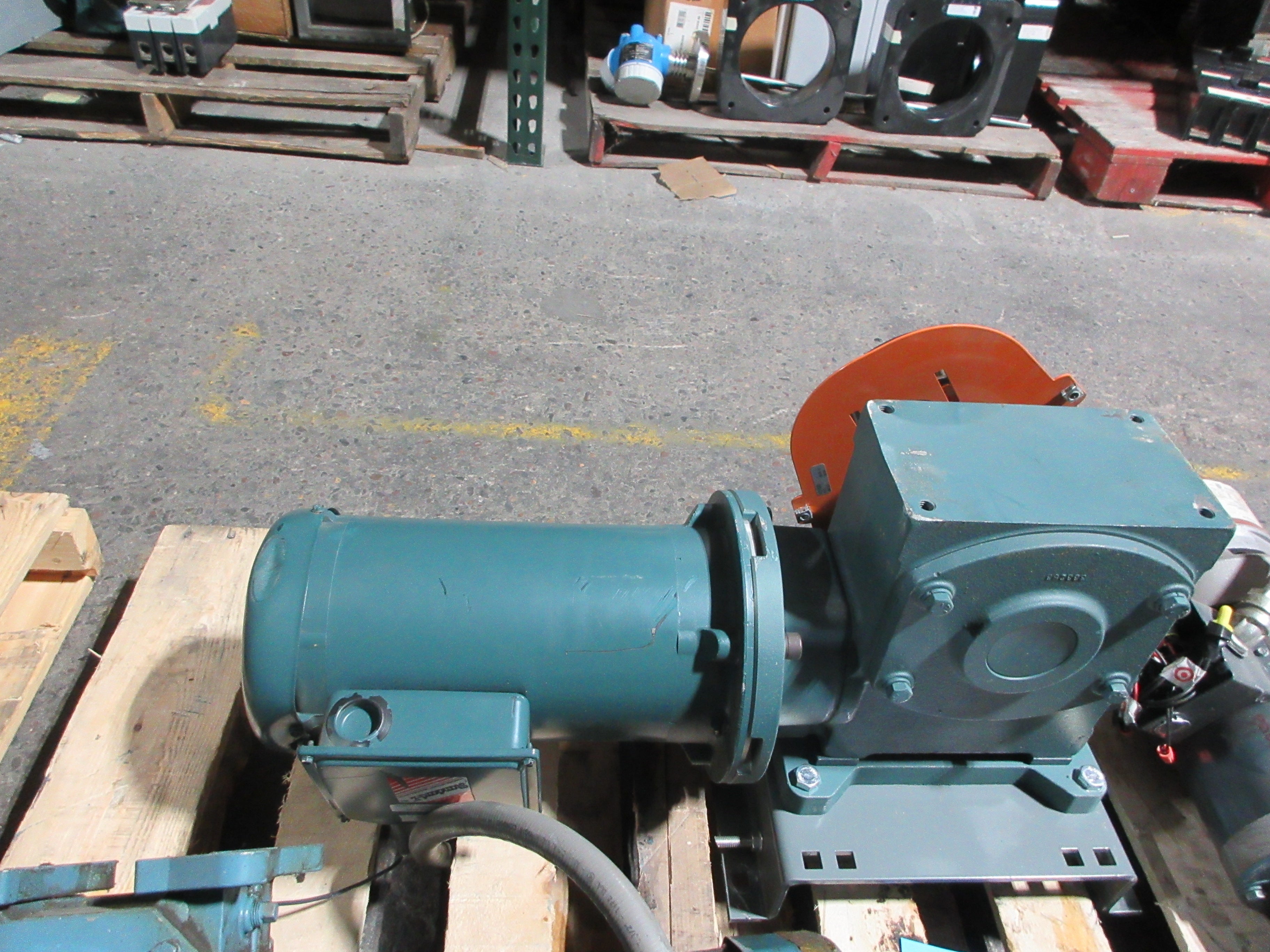 Baldor / Dodge Gearmotor VUHM3611T / 35Q30R18 3HP 1750RPM Motor Ratio 30:1 Used