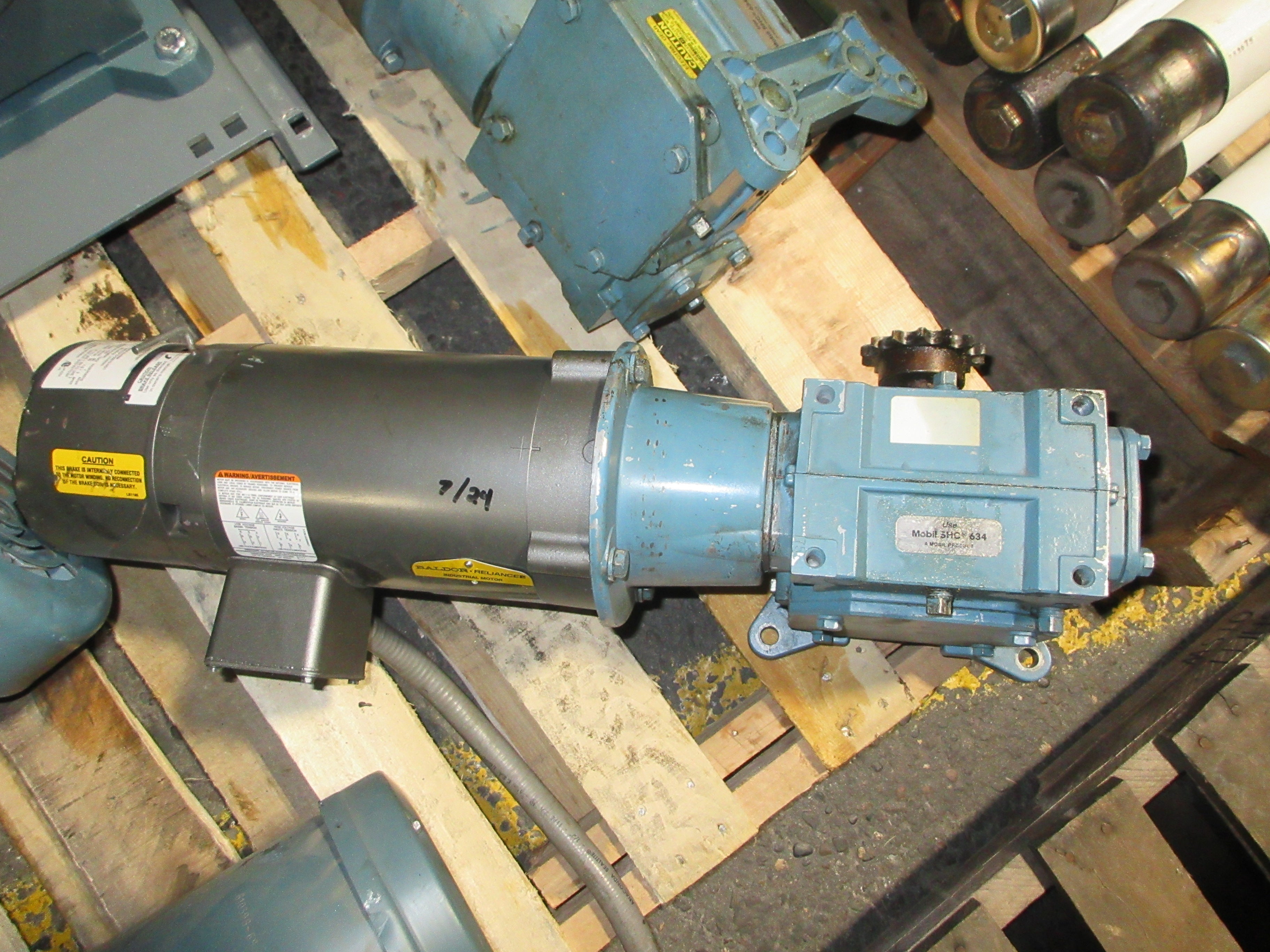 Baldor / Electra-Gear Gearmotor W/Brake VBM3542 / ABC26C540LE/F 0.75HP Used