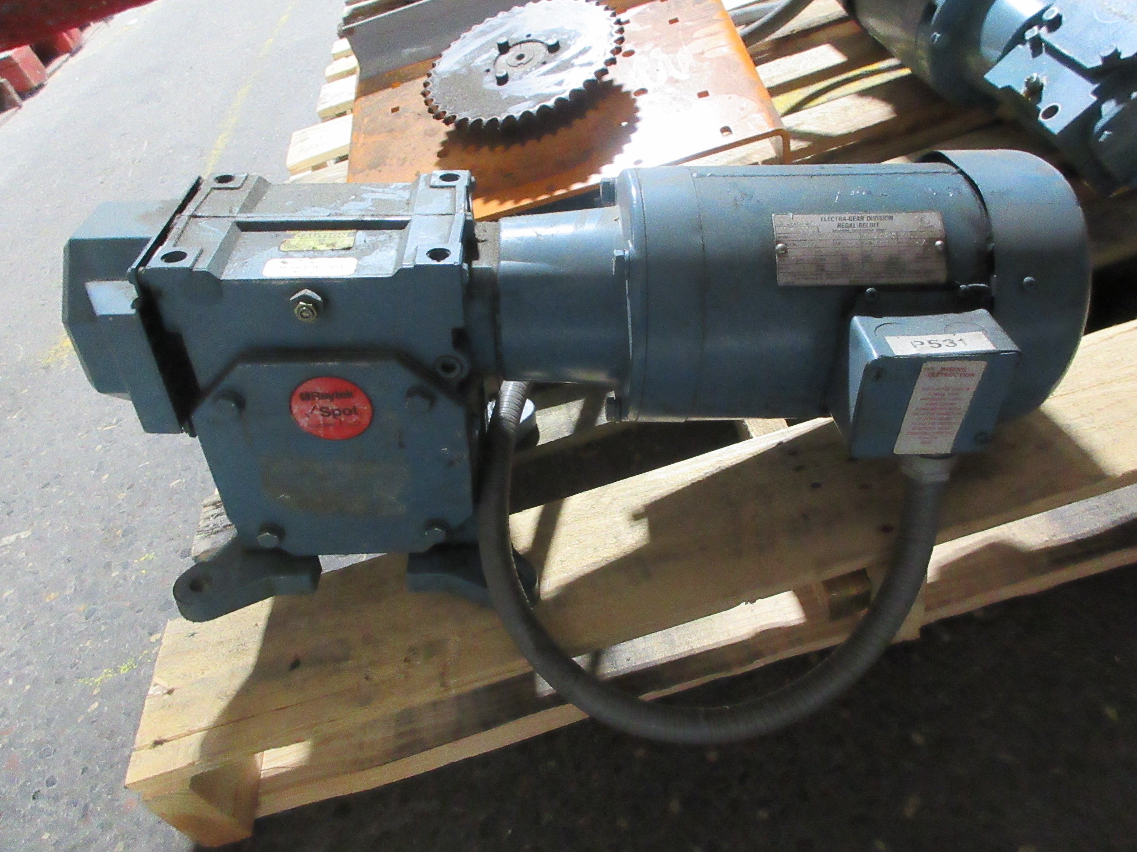 Electra-Gear Gearmotor 647200011 / ABC30C550RW/F 3/4HP 1140RPM Motor Used