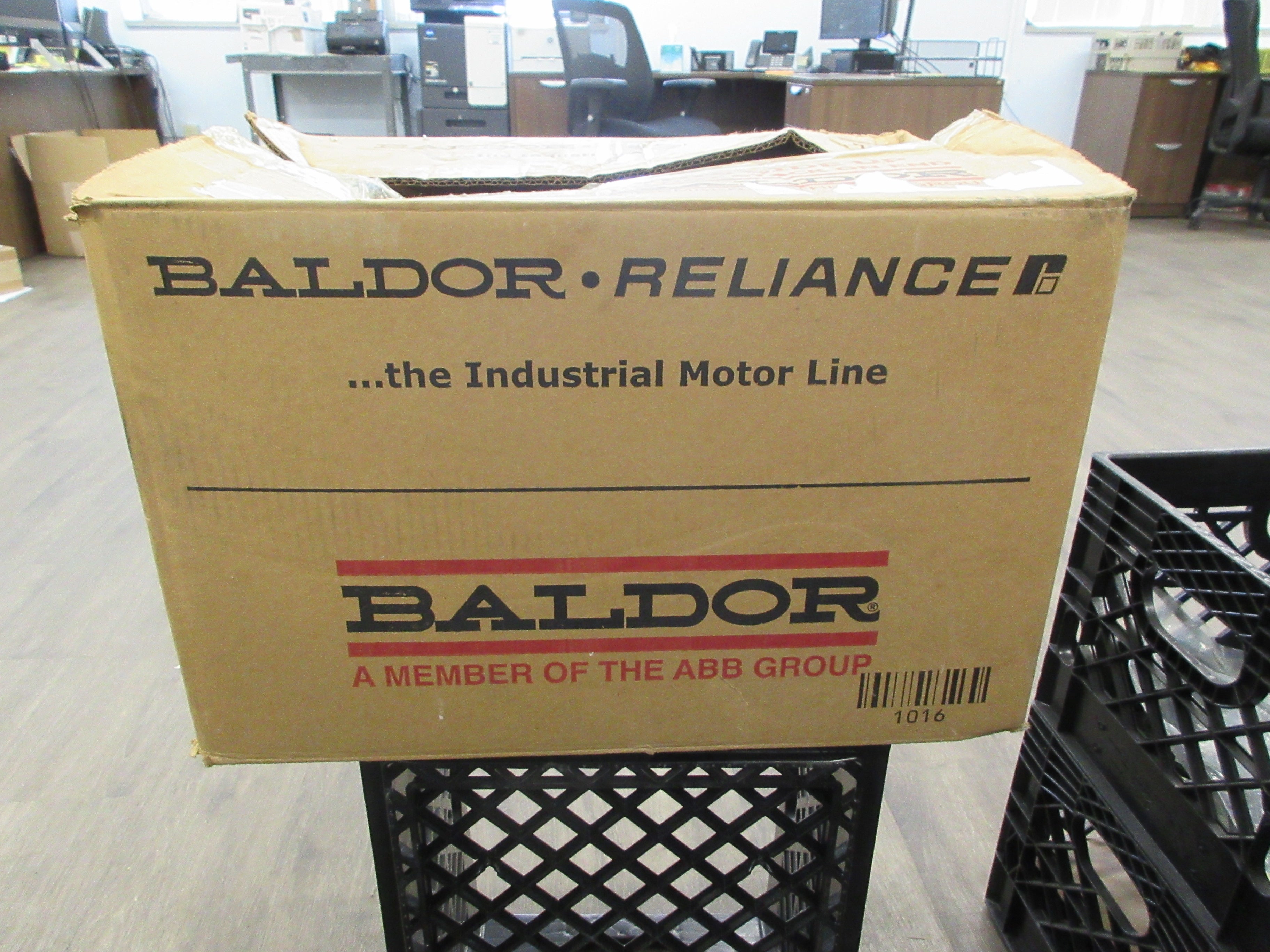 Baldor Motor 1202222304-000010 .75HP 208-230/460V 1760RPM 2.6/1.3A New Surplus