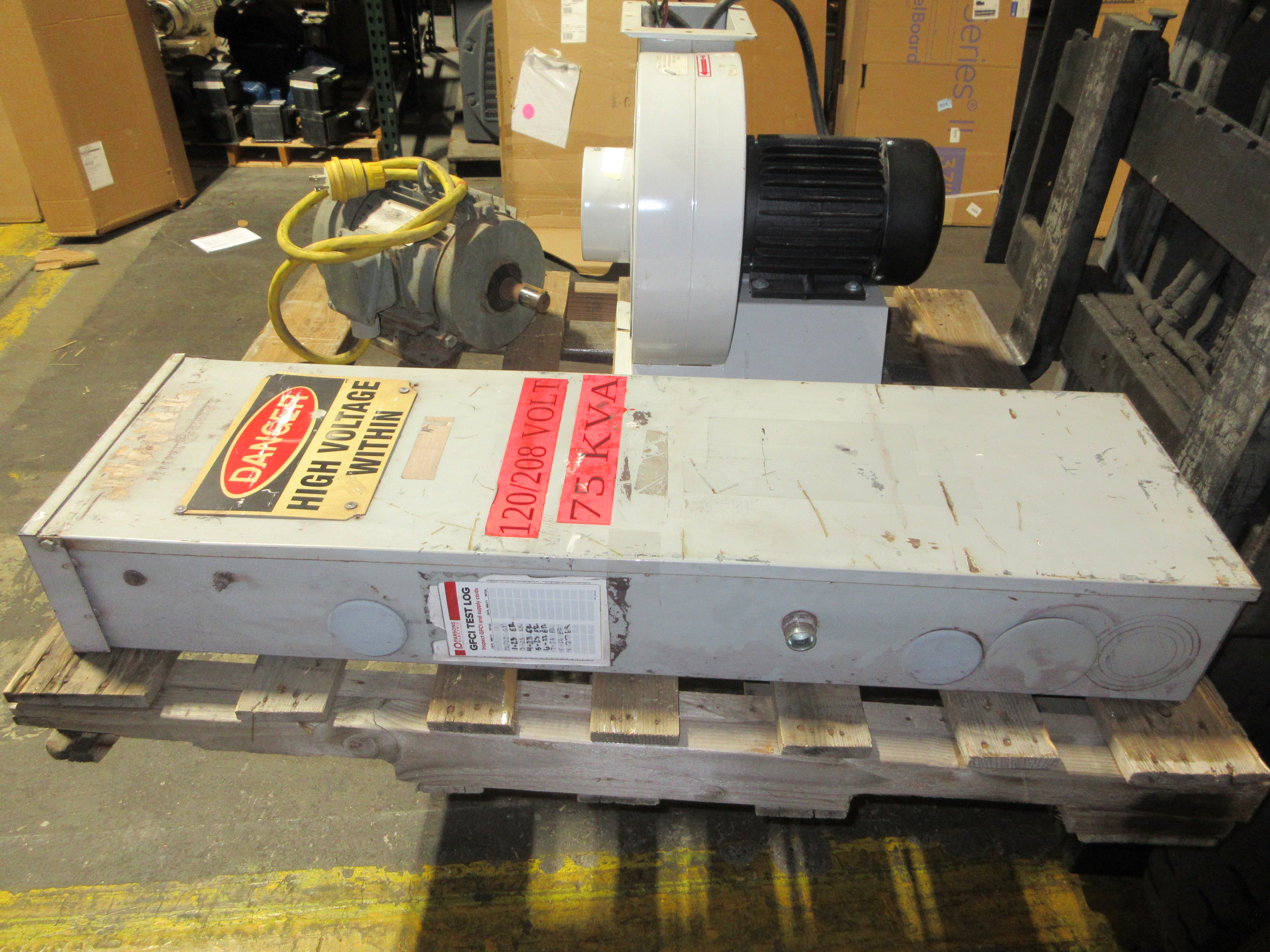 GE Main Breaker 3R Load Center TM42420R MOD 2 200A Main 200A Max 208Y/120V Used