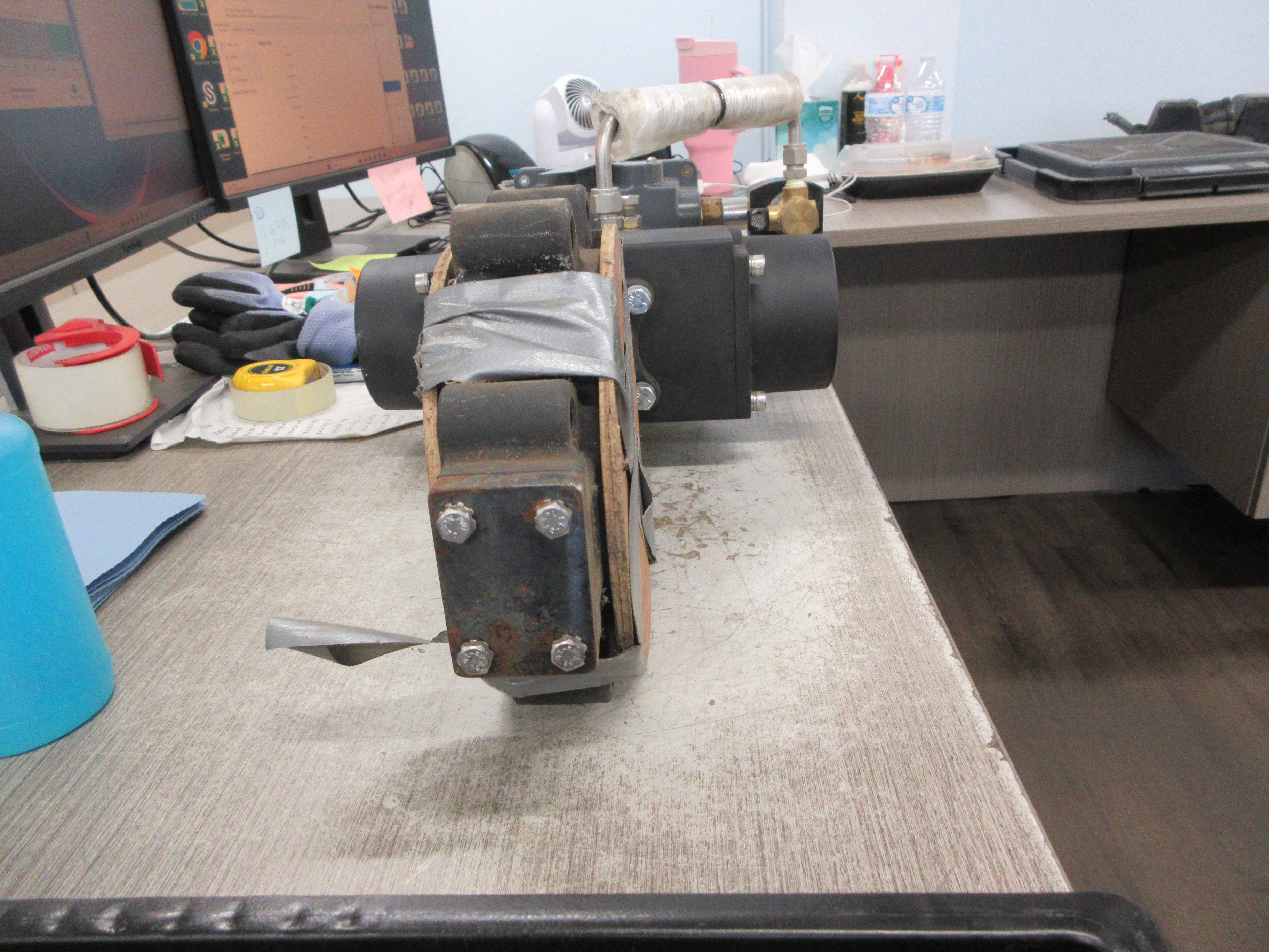 Keystone Actuated Valve W/Positioner 36-0100L0A100A1-CAS00KBR1PFSAKB Used