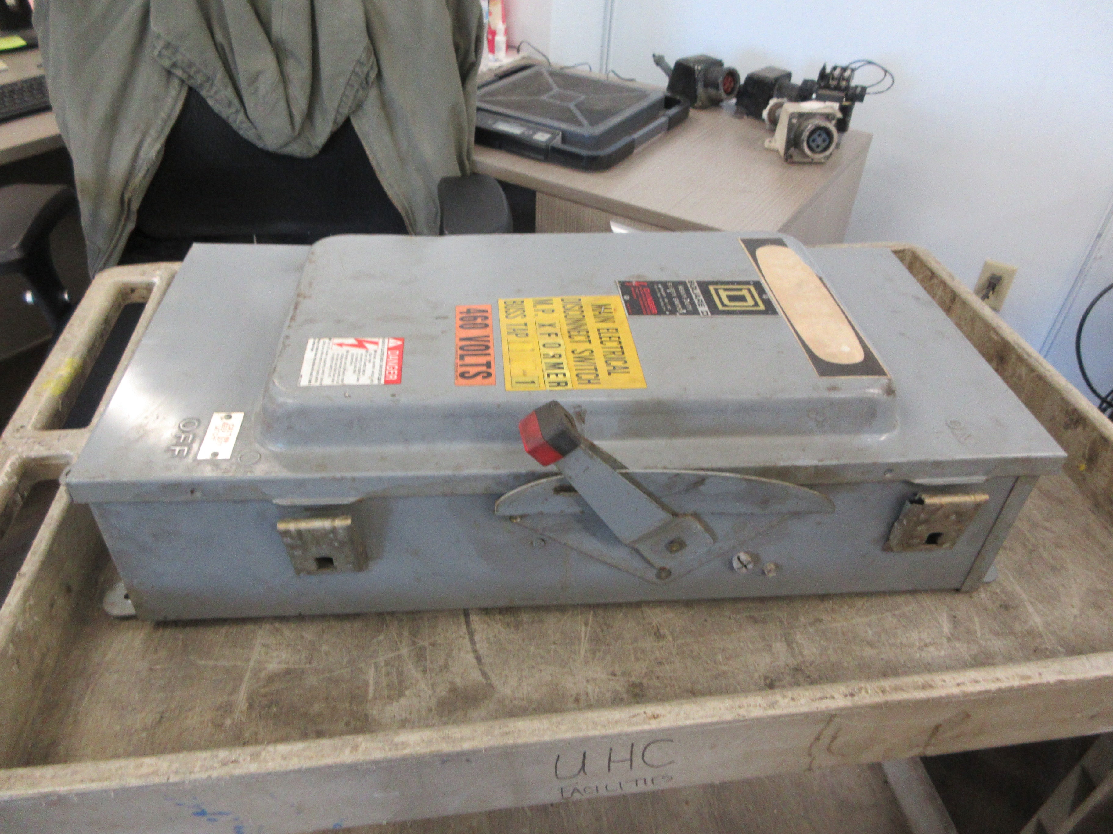 Square D 3R Fusible Safety Switch/Disconnect H-364AWK Ser. E1 200A 600V 3P Used