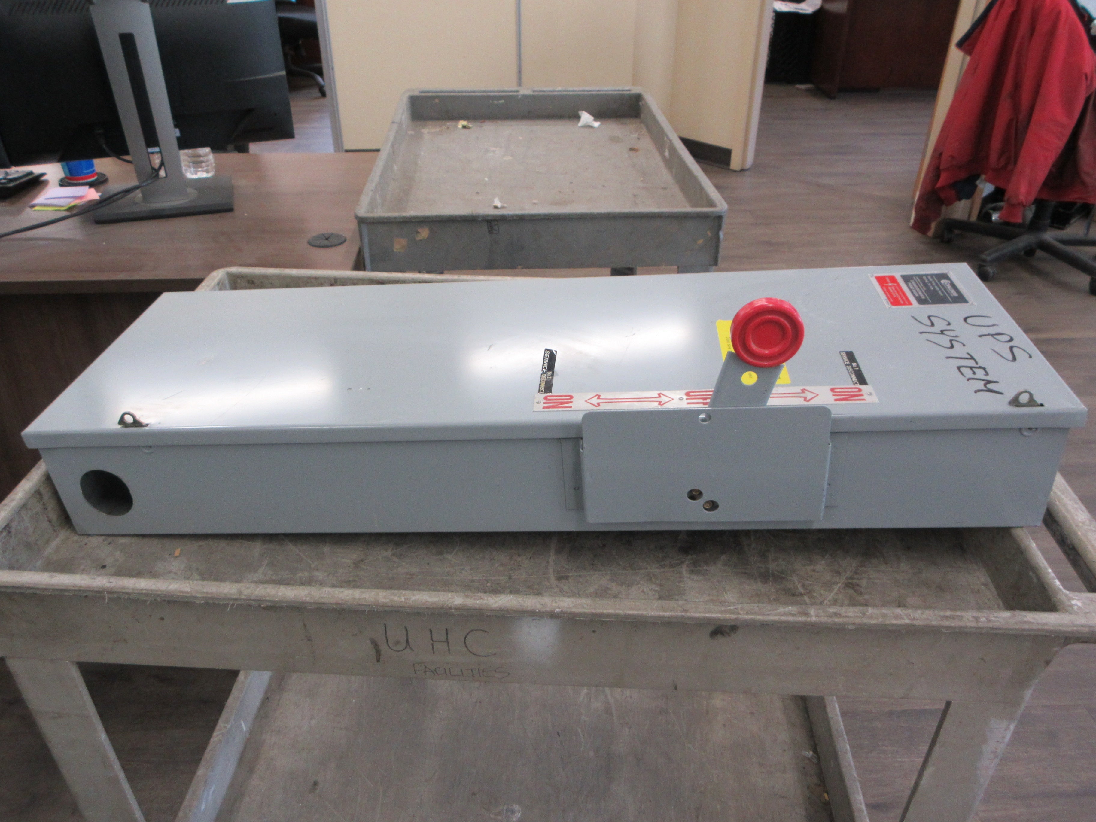 Challenger Fusible Safety Switch/Disconnect D323C 100A 240V 3P Double-Throw Used