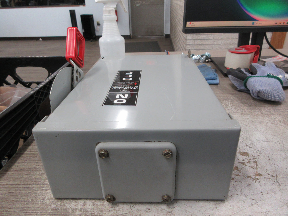 GE Non-Fusible Safety Switch/Disconnect THN3361R 30A 600V 3P 3W Used