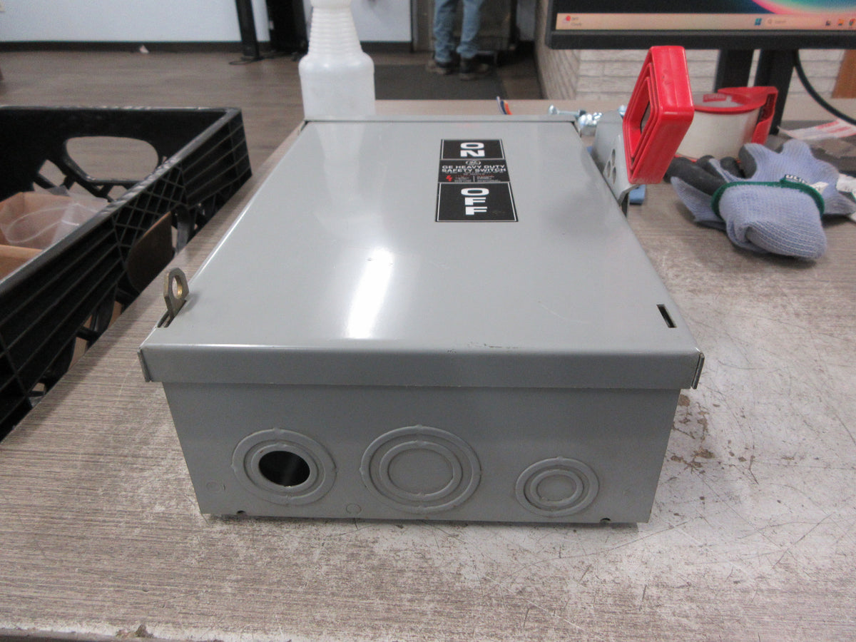 GE Non-Fusible Safety Switch/Disconnect THN3361R 30A 600V 3P 3W Used