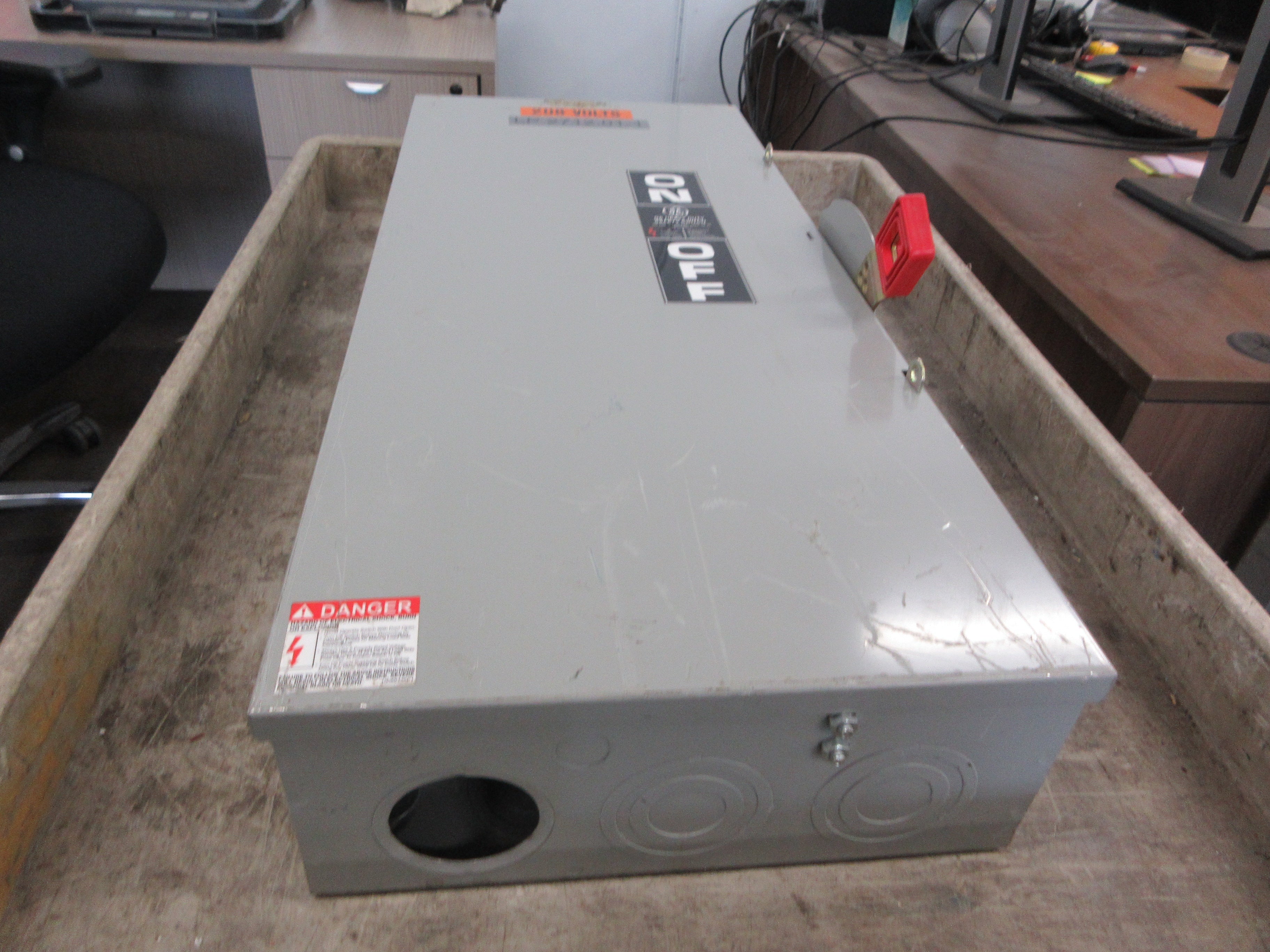 GE Fusible Safety Switch/Disconnect TH4324 Mod. 10 240V 200A Used