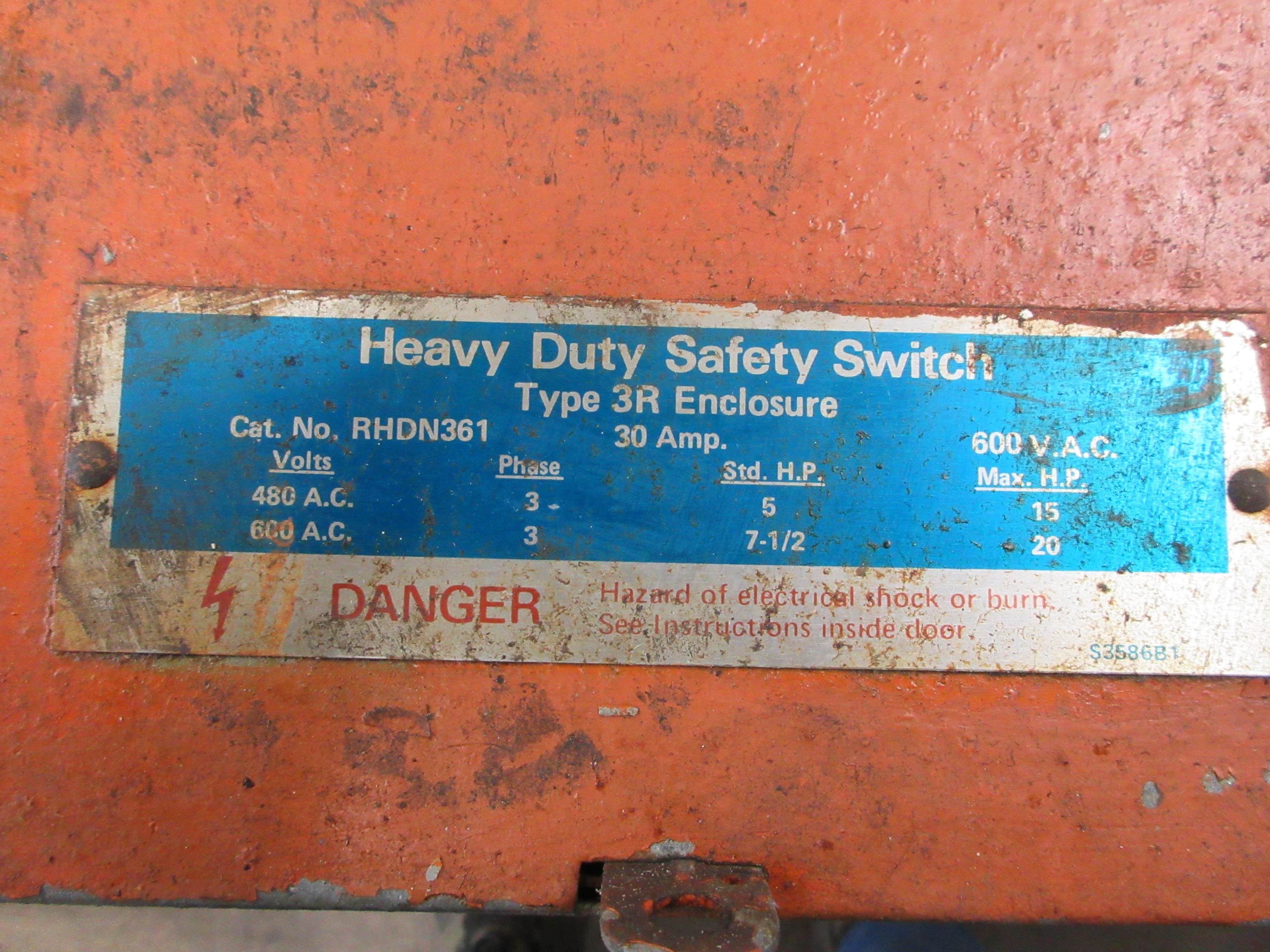 Challenger Fusible 3R Safety Switch/Disconnect RHDN361 30A 600V 3P Used