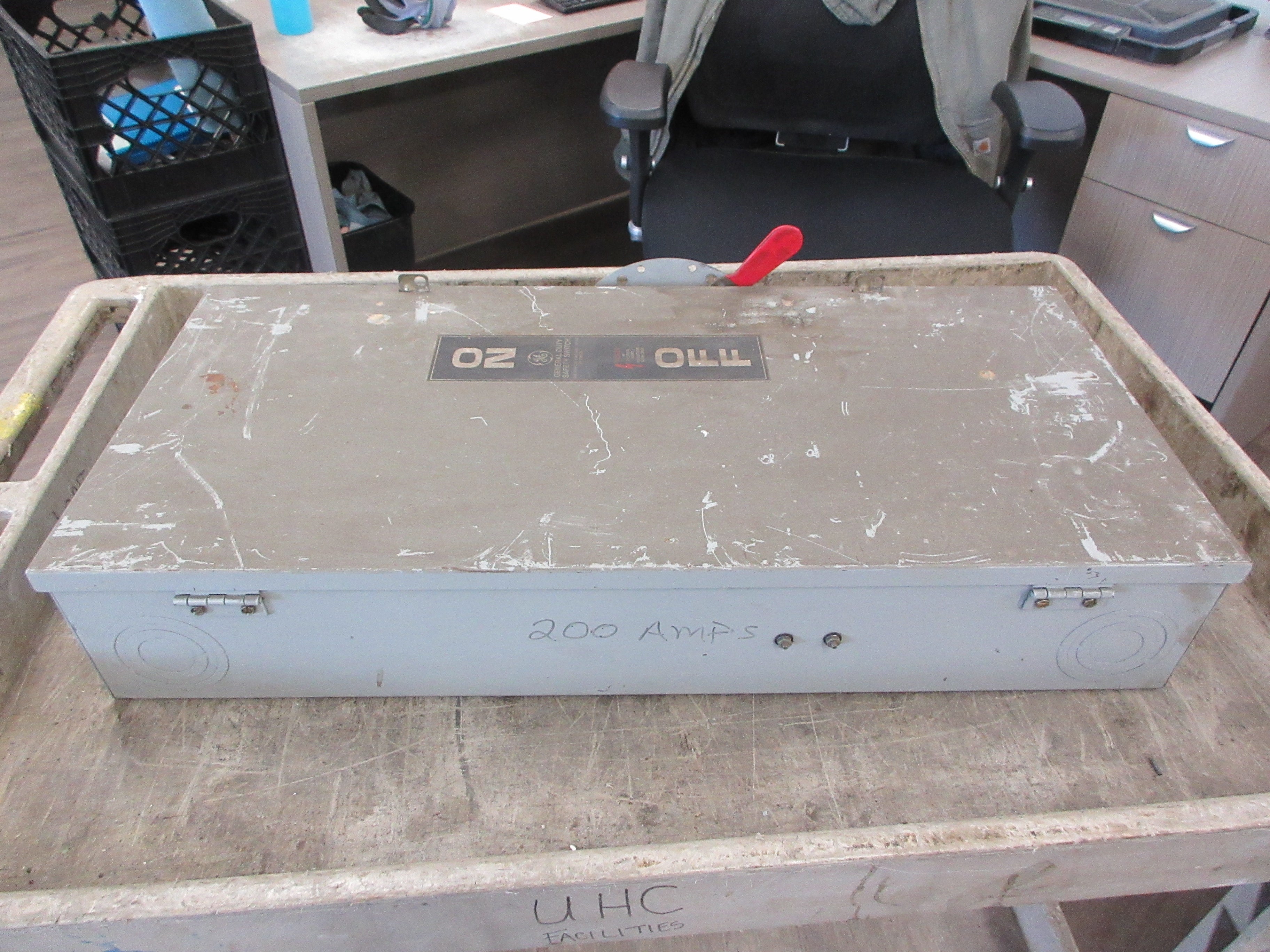 GE Fusible Safety Switch/Disconnect TG4324 Mod. 8 200A 240V 3P Used