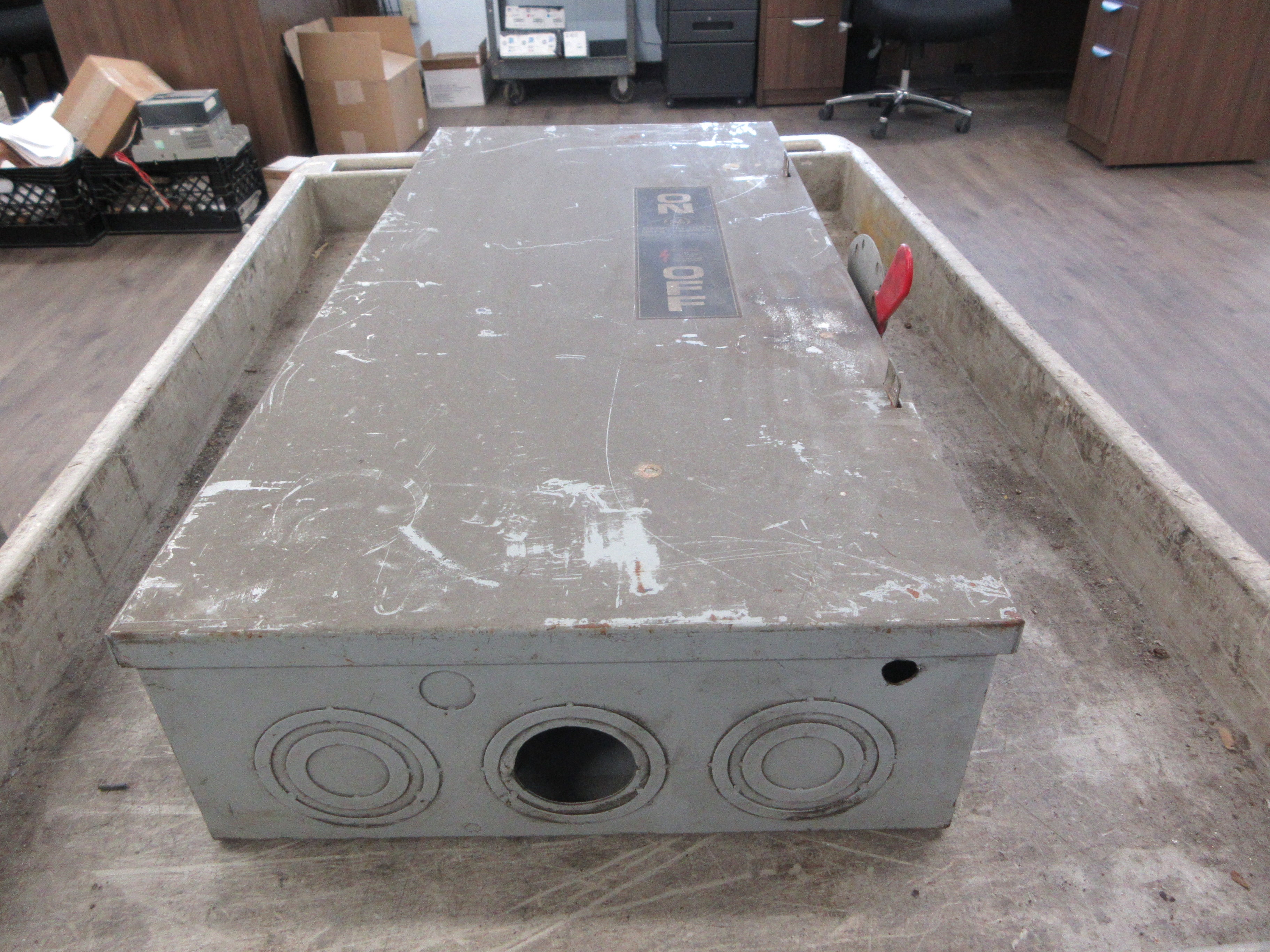 GE Fusible Safety Switch/Disconnect TG4324 Mod. 8 200A 240V 3P Used