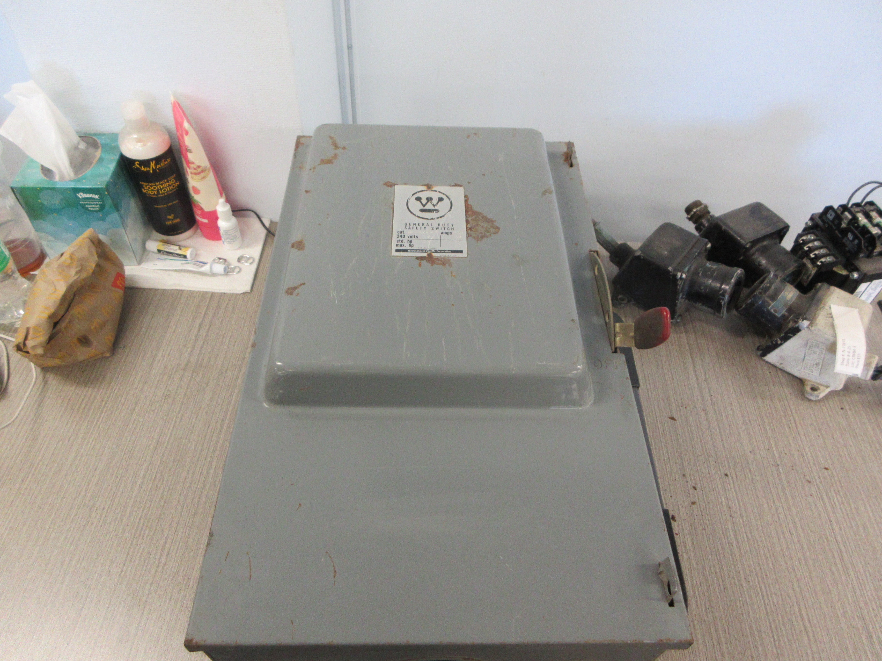Westinghouse Fusible Safety Switch/Disconnect GF-324N 200A 240V 2P Used