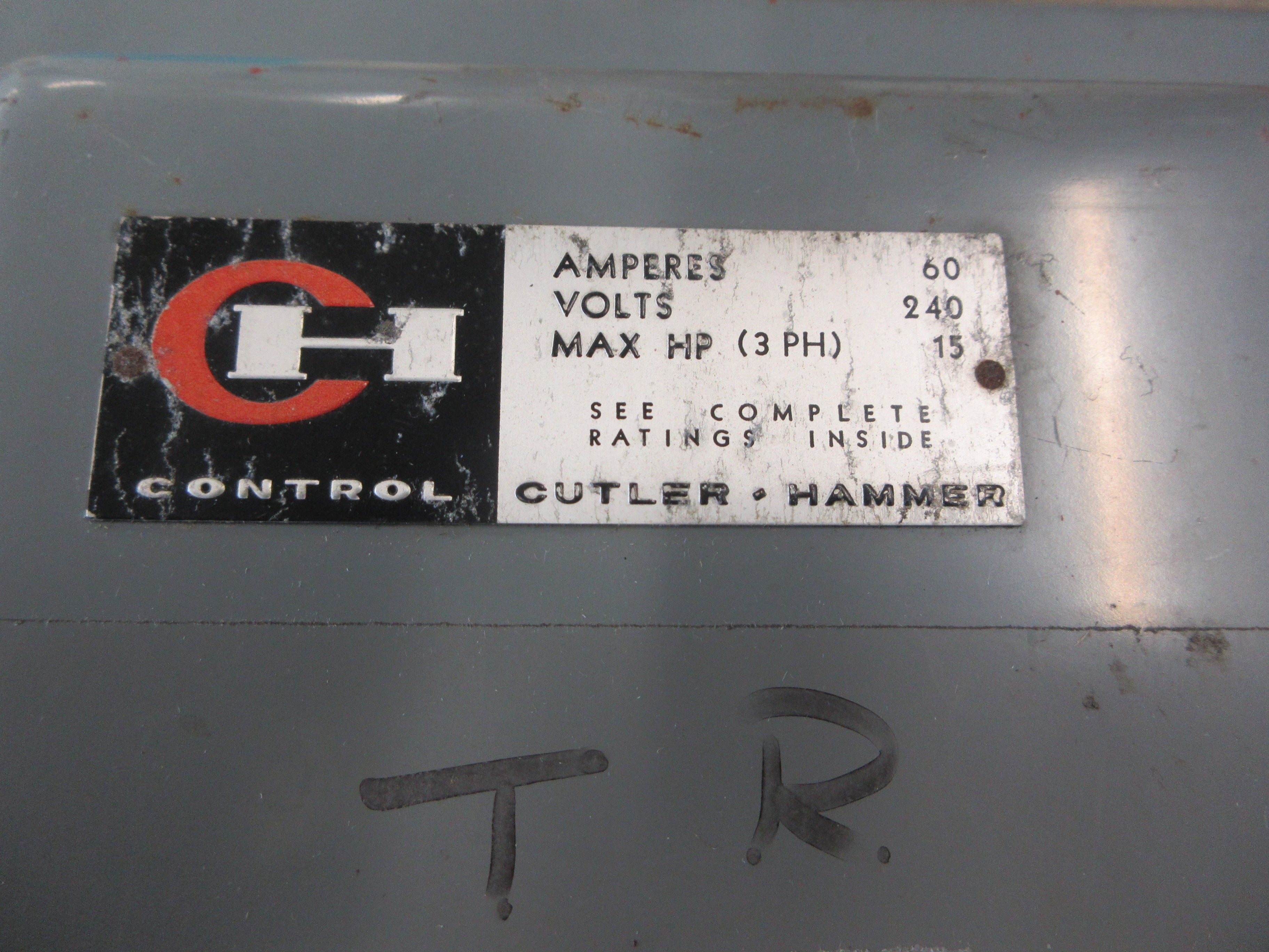 Cutler-Hammer Fusible Safety Switch/Disconnect 4105H442H 60A 240V 3P Used