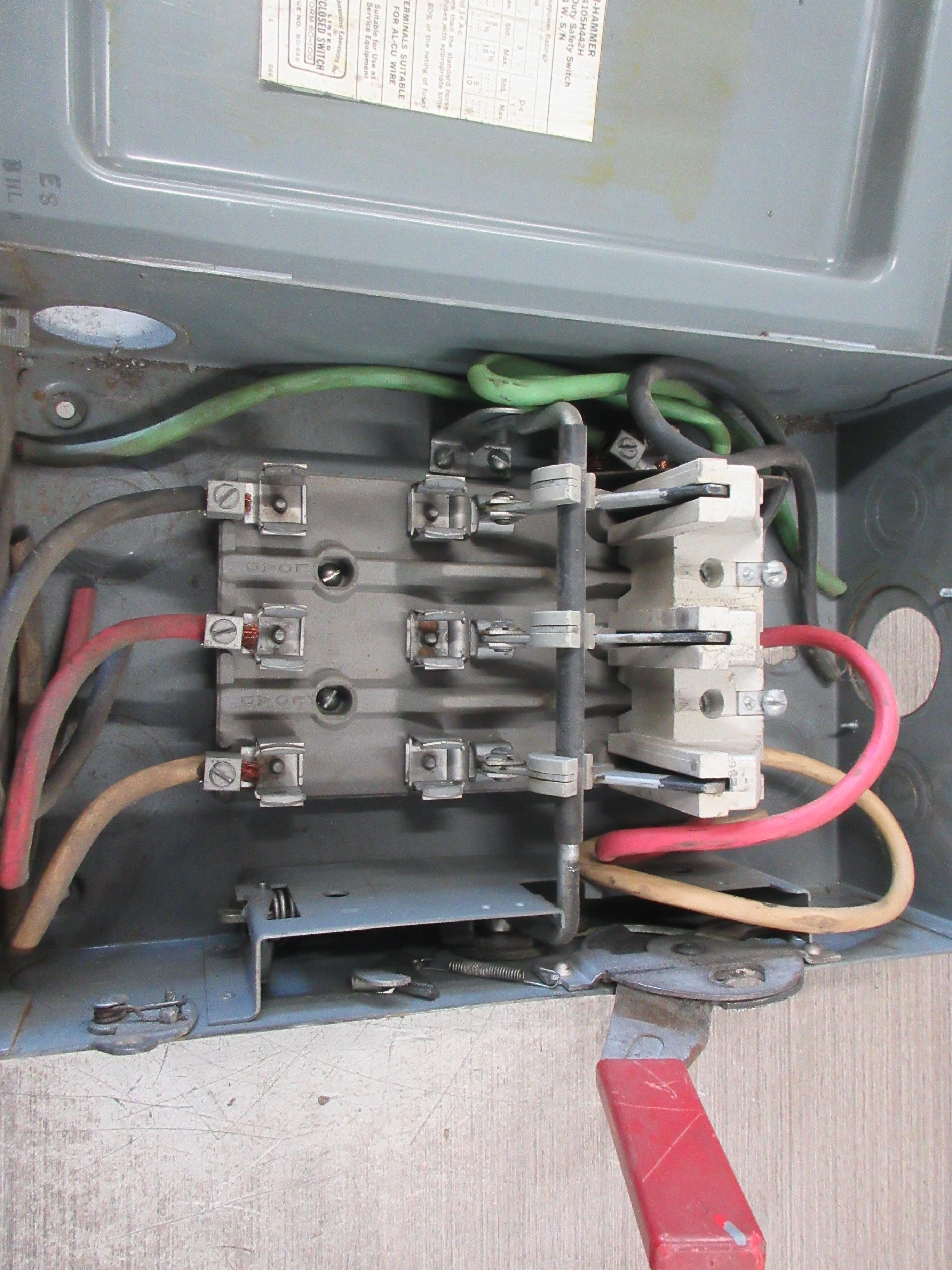 Cutler-Hammer Fusible Safety Switch/Disconnect 4105H442H 60A 240V 3P Used