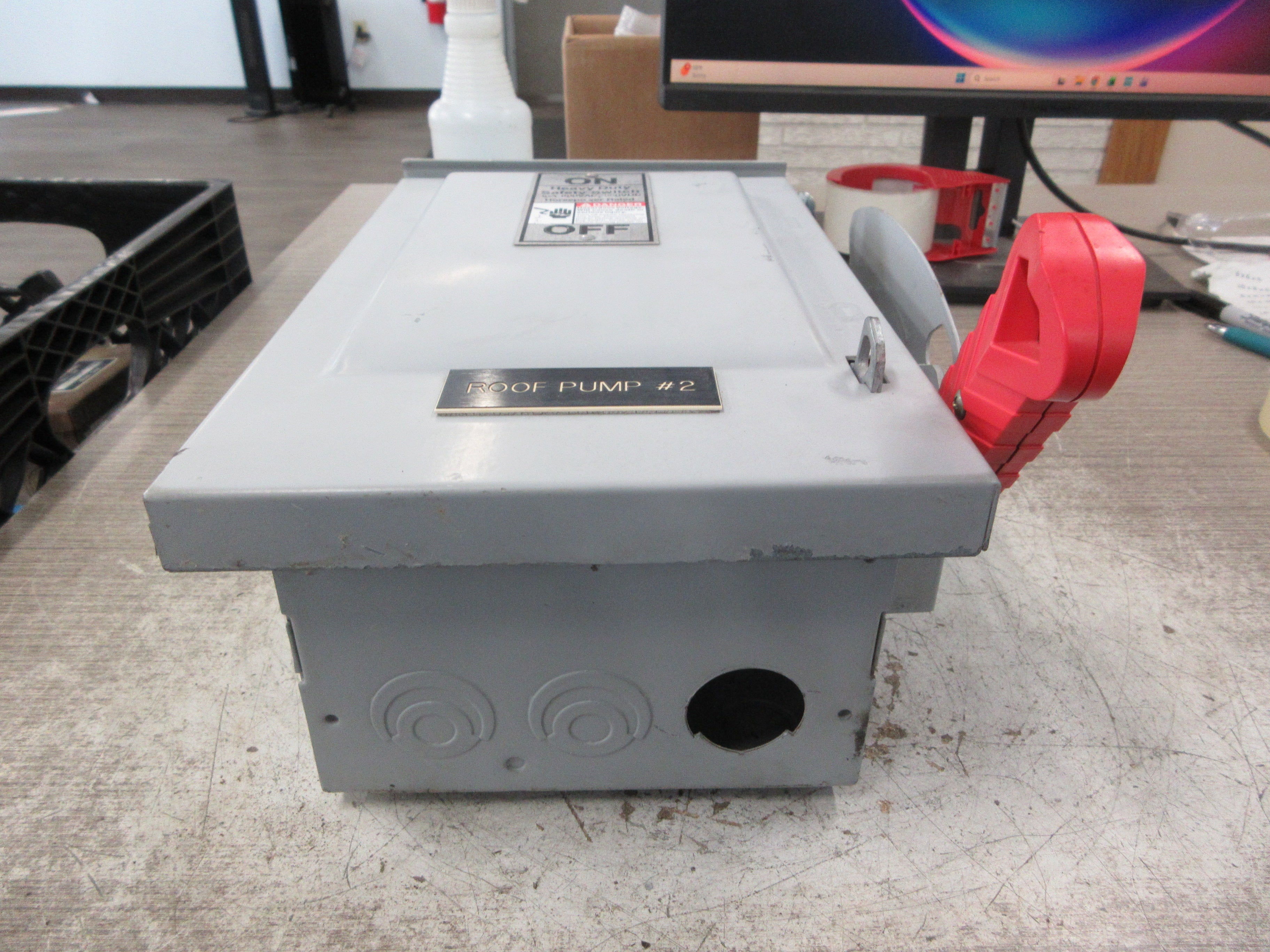 Siemens Non-Fusible 3R Safety Switch/Disconnect HNF361R 30A 600V 3P Used