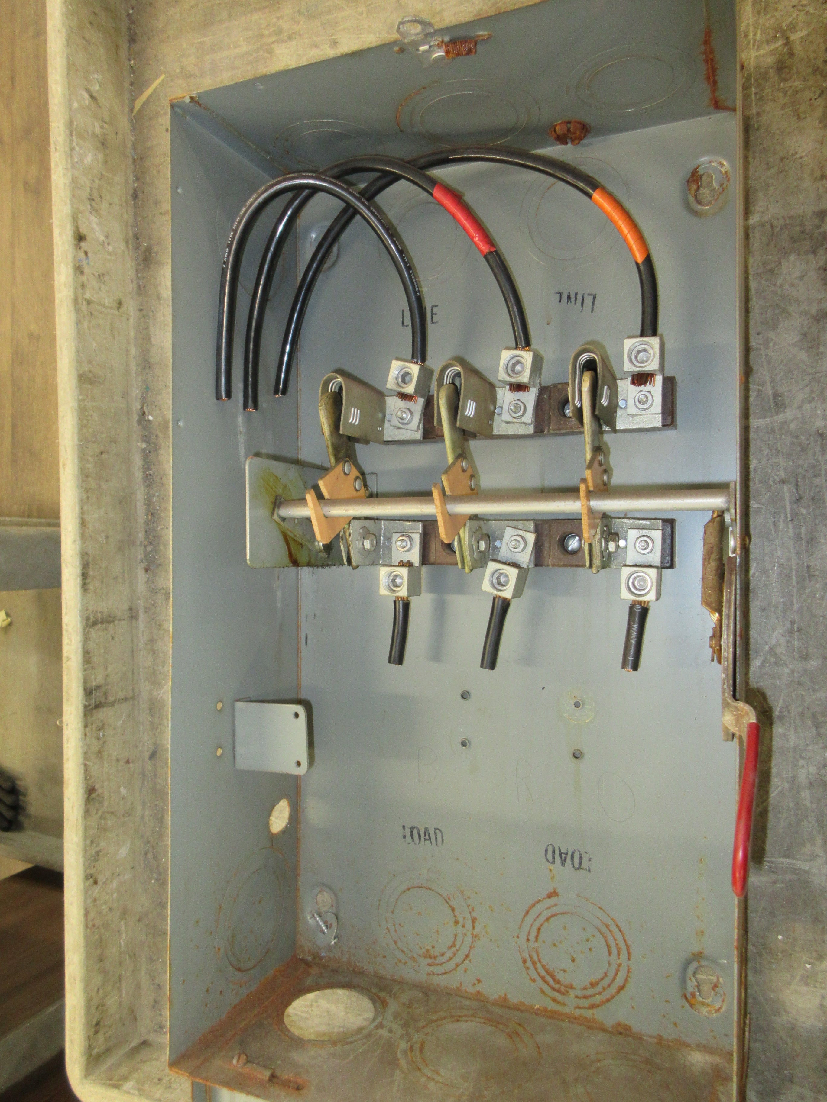 GE Non-Fusible Safety Switch/Disconnect TGN3324 Mod. 1 200A 240V 3P Used