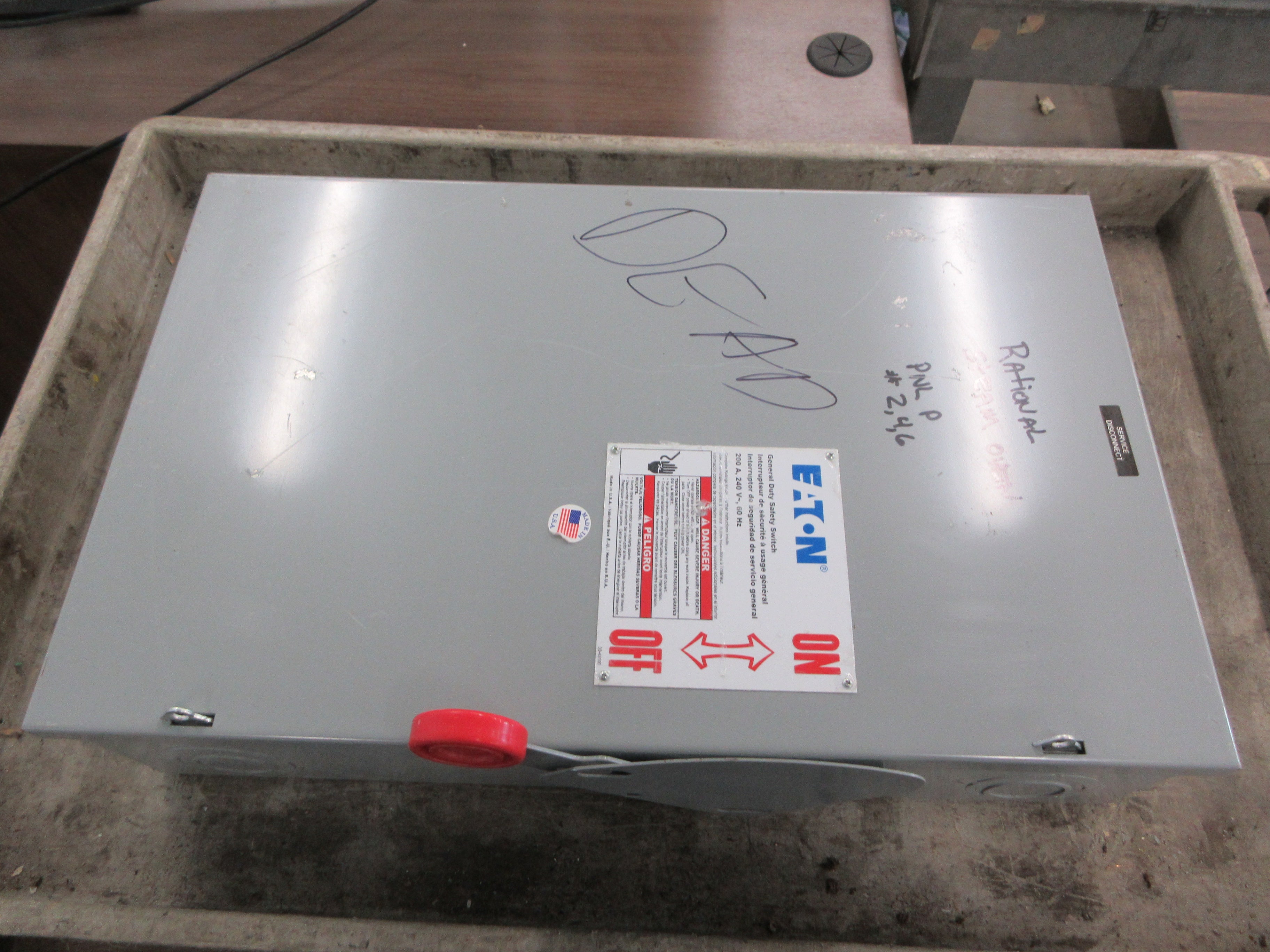 Eaton Fusible Safety Switch/Disconnect DG324NGK Ser. B 200A 240V 3P Used