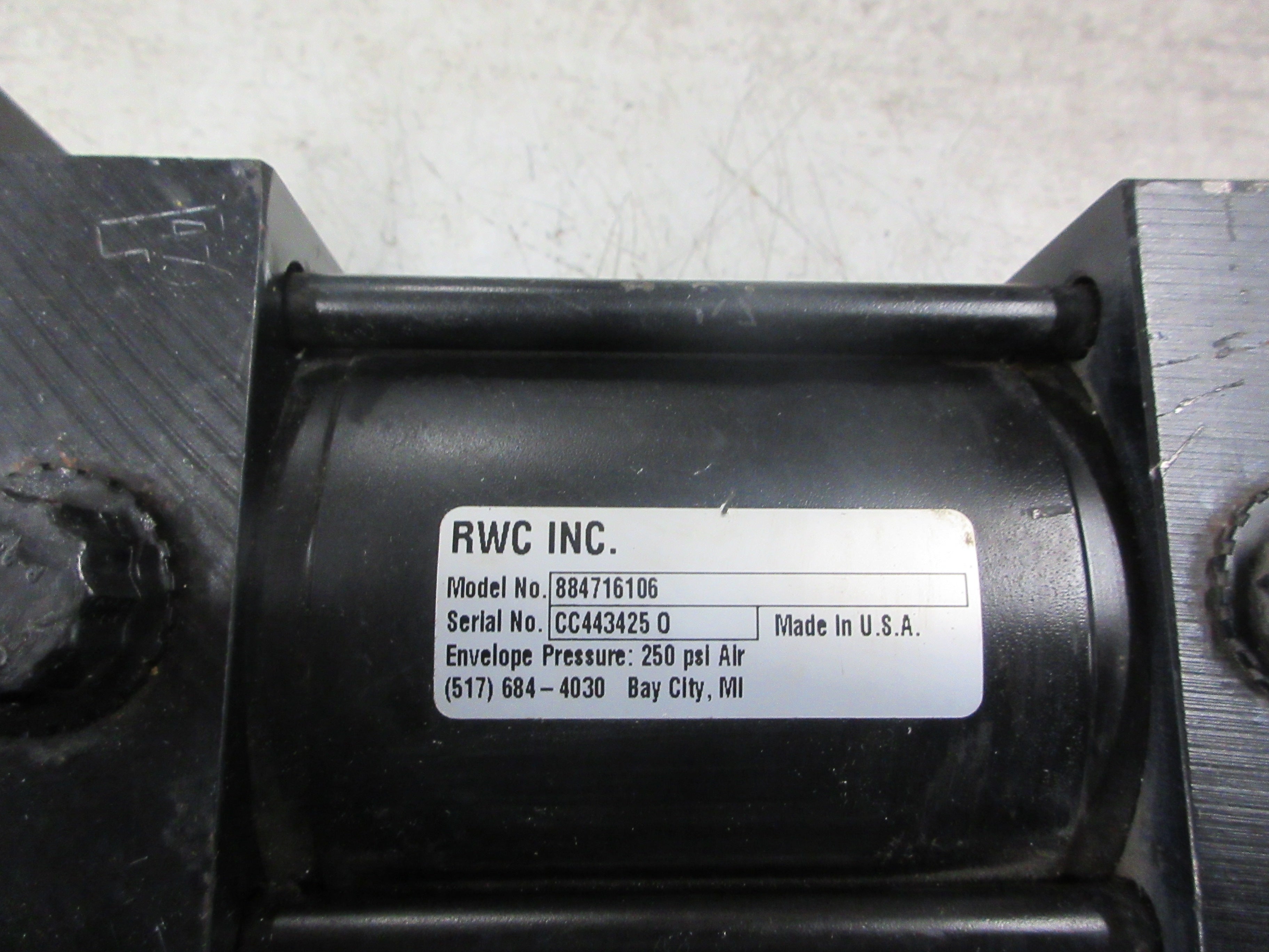 RWC Air Cylinder 884716106 250 PSI Used