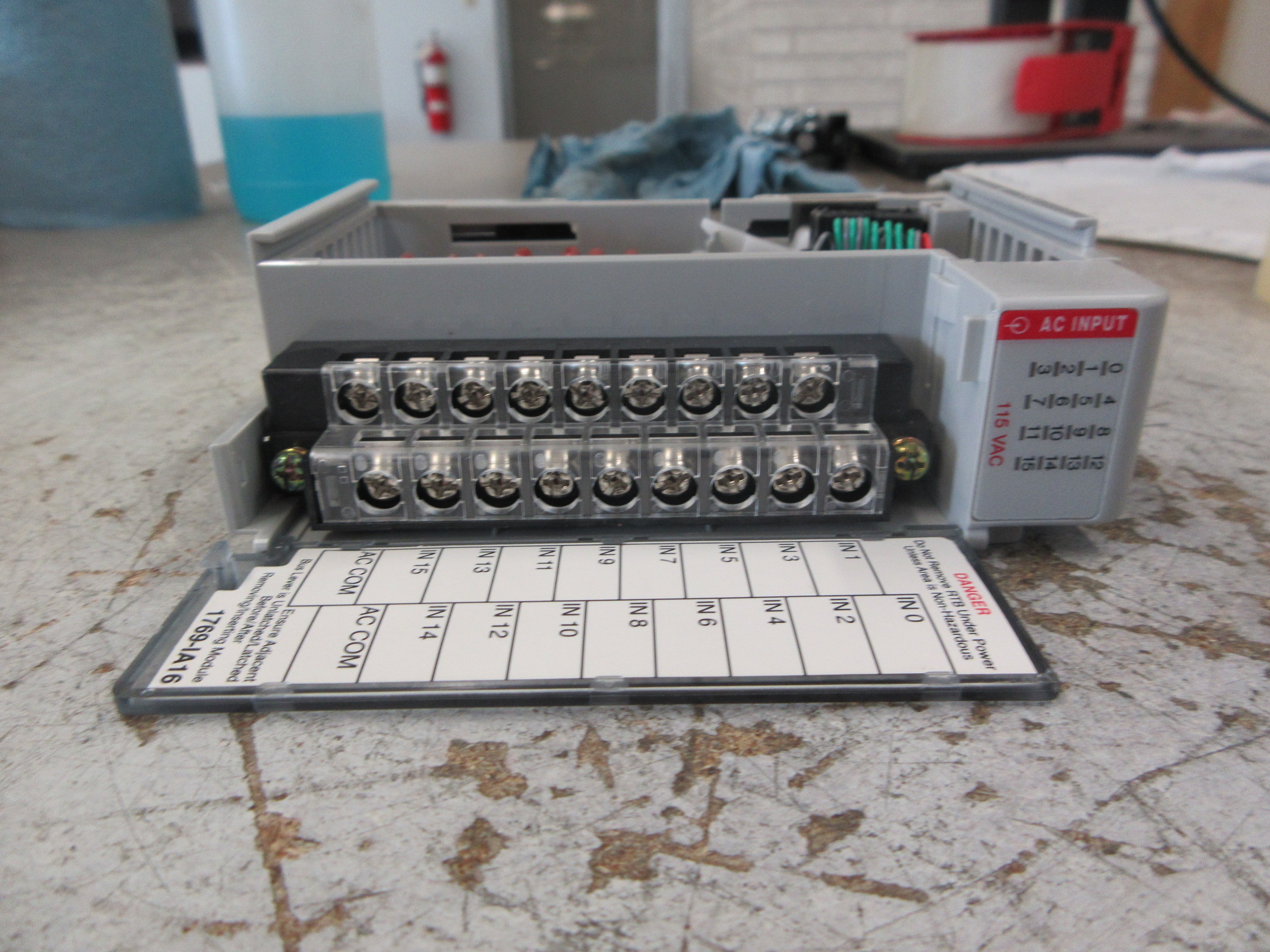 Allen-Bradley Compact I/O Input Module 1769-IA16 Ser. A F/W Rev. 3.1 Rev. 2 Used