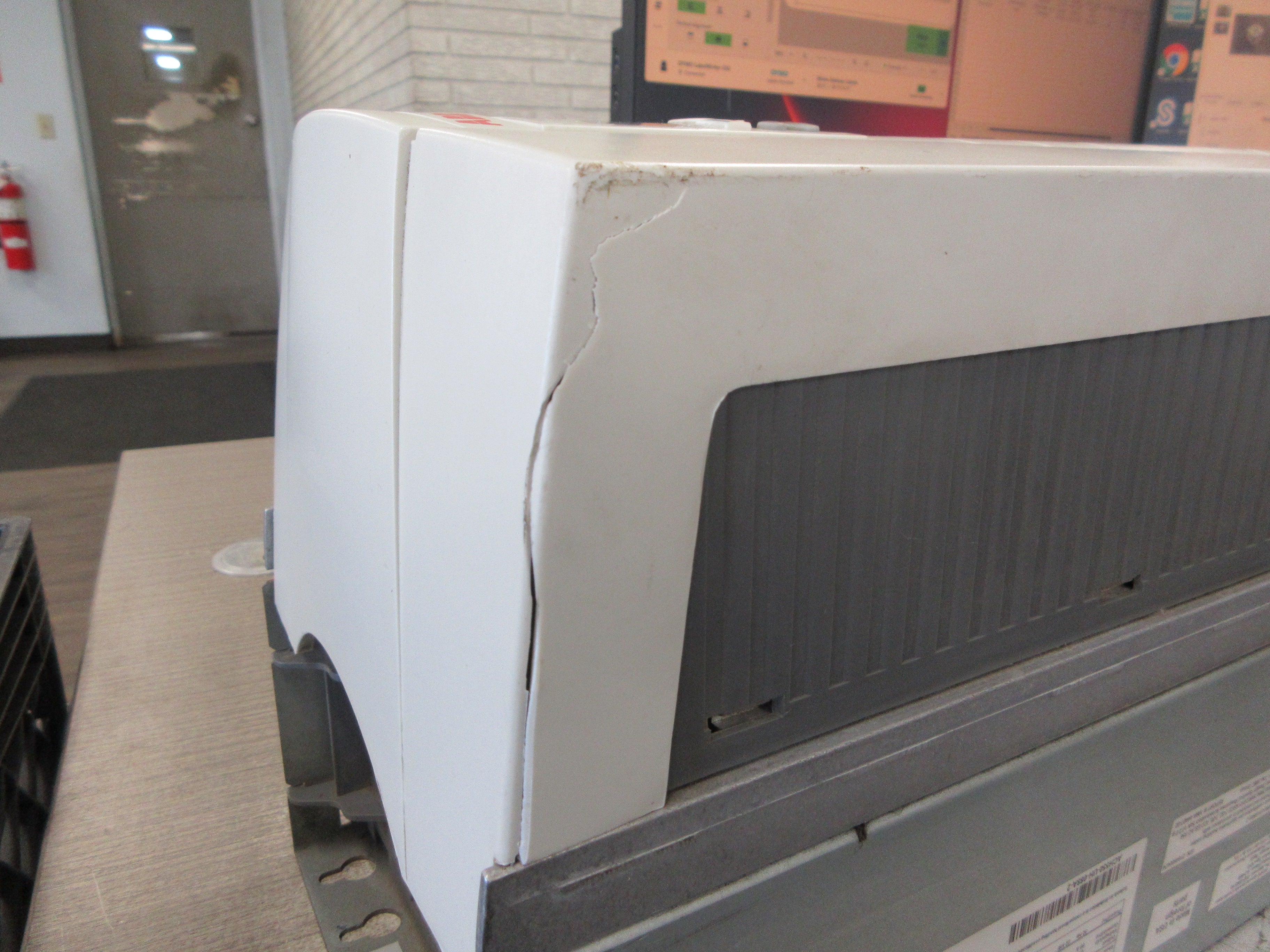 ABB ACH550 AC Drive ACH550-UH-088A-2 30HP Used