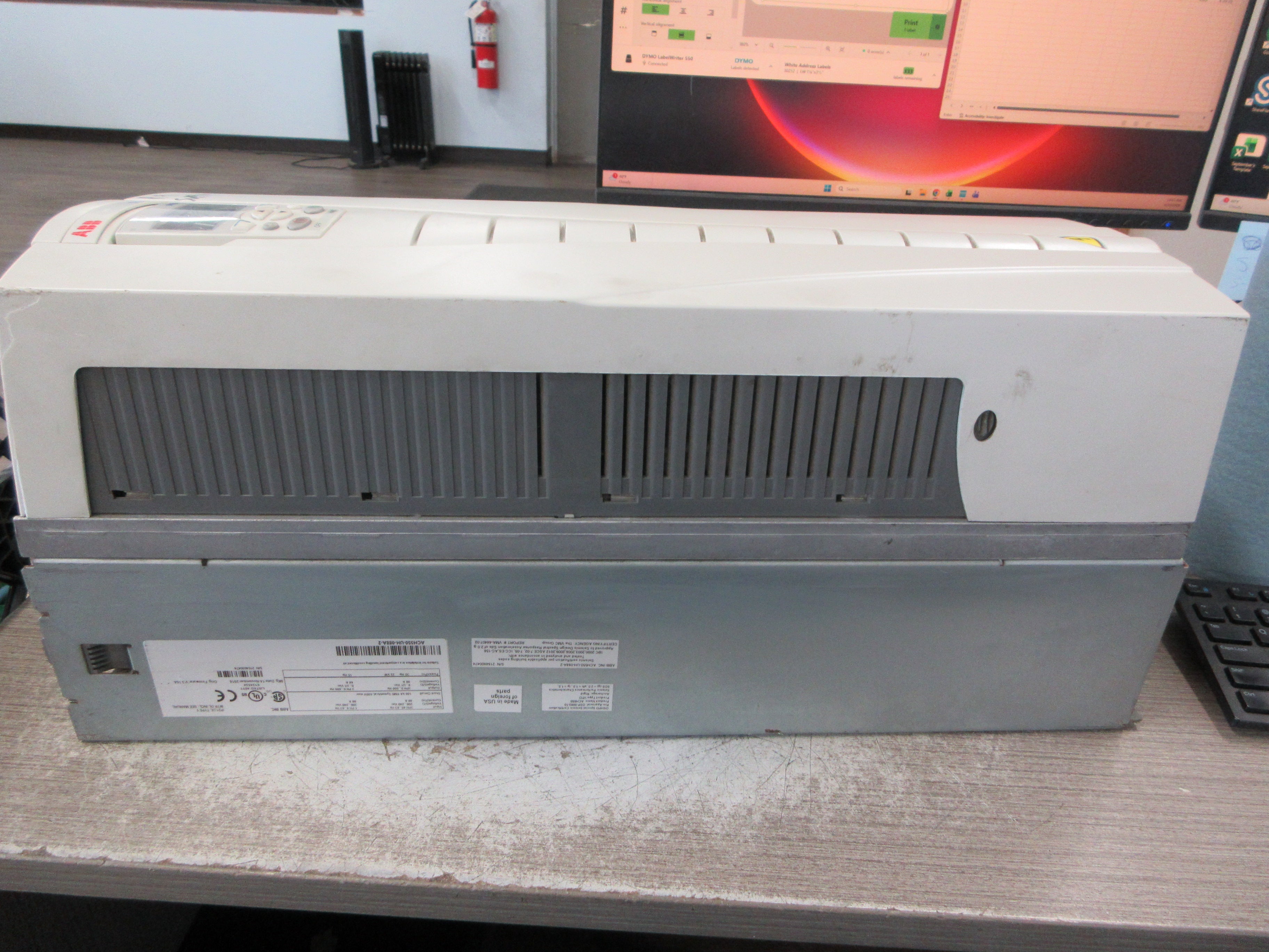 ABB ACH550 AC Drive ACH550-UH-088A-2 30HP Used