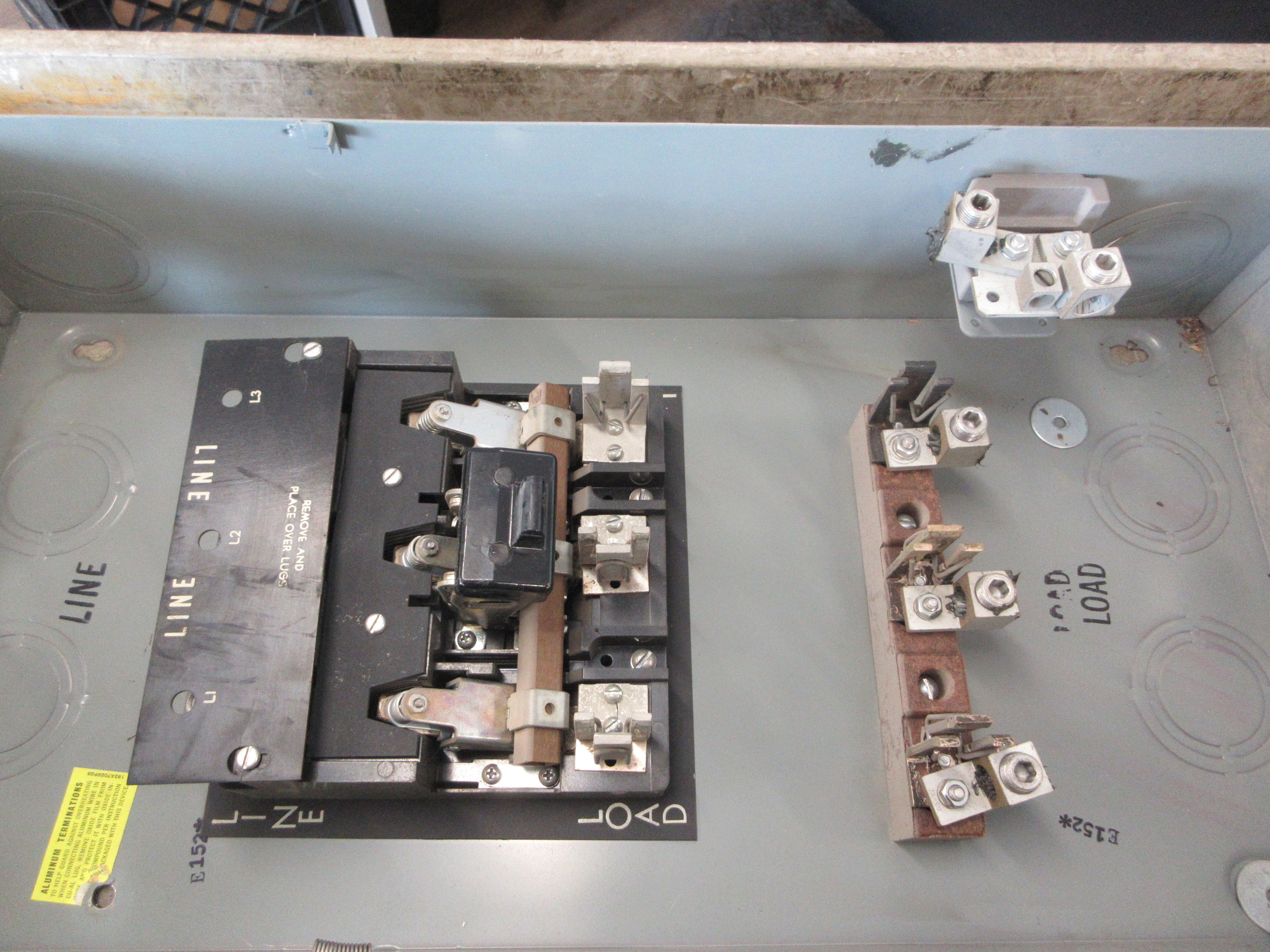 GE Fusible Safety Switch/Disconnect TH4324 Mod. 1 200A 250V 4W Used