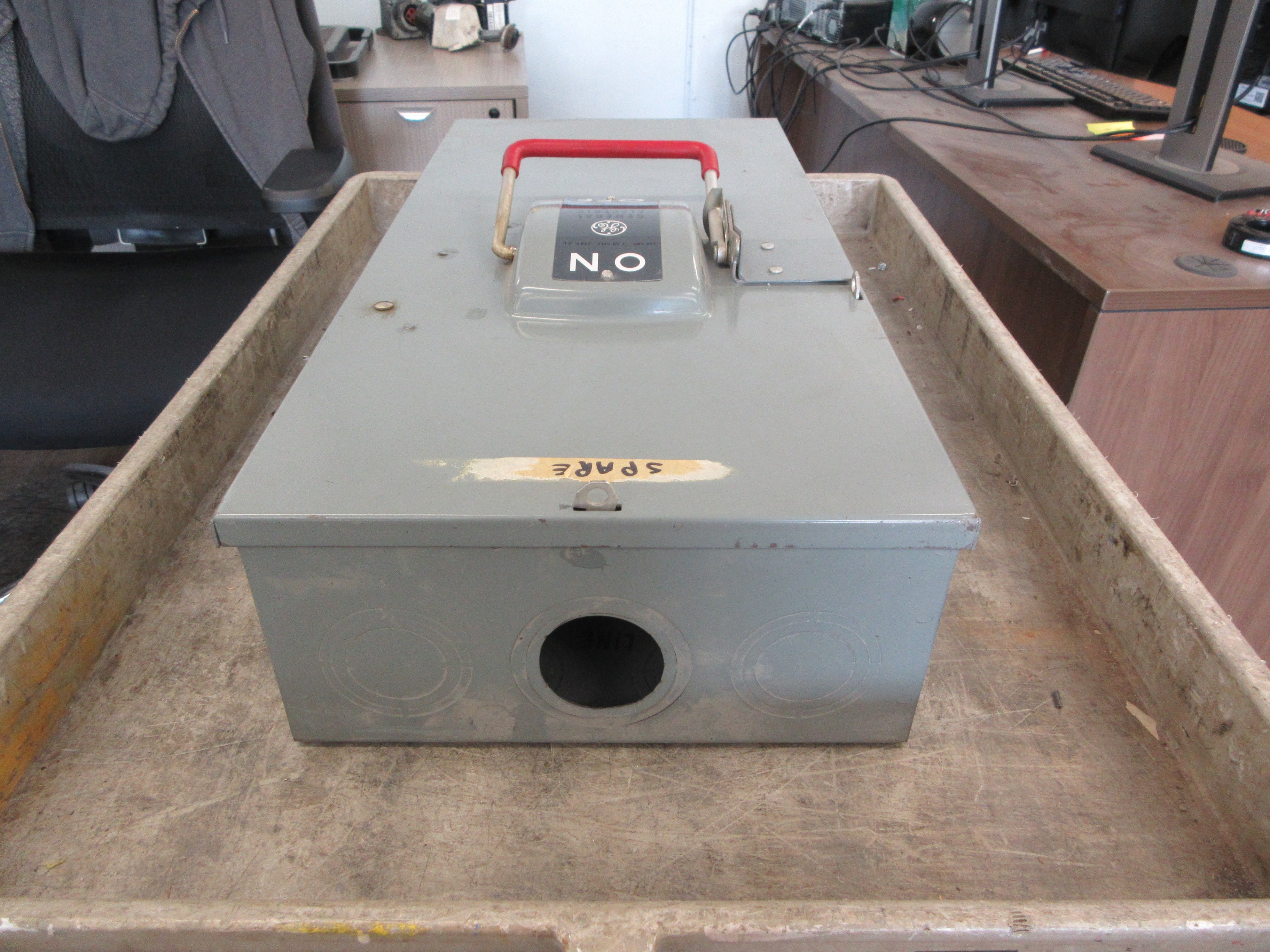 GE Fusible Safety Switch/Disconnect TH4324 Mod. 1 200A 250V 4W Used