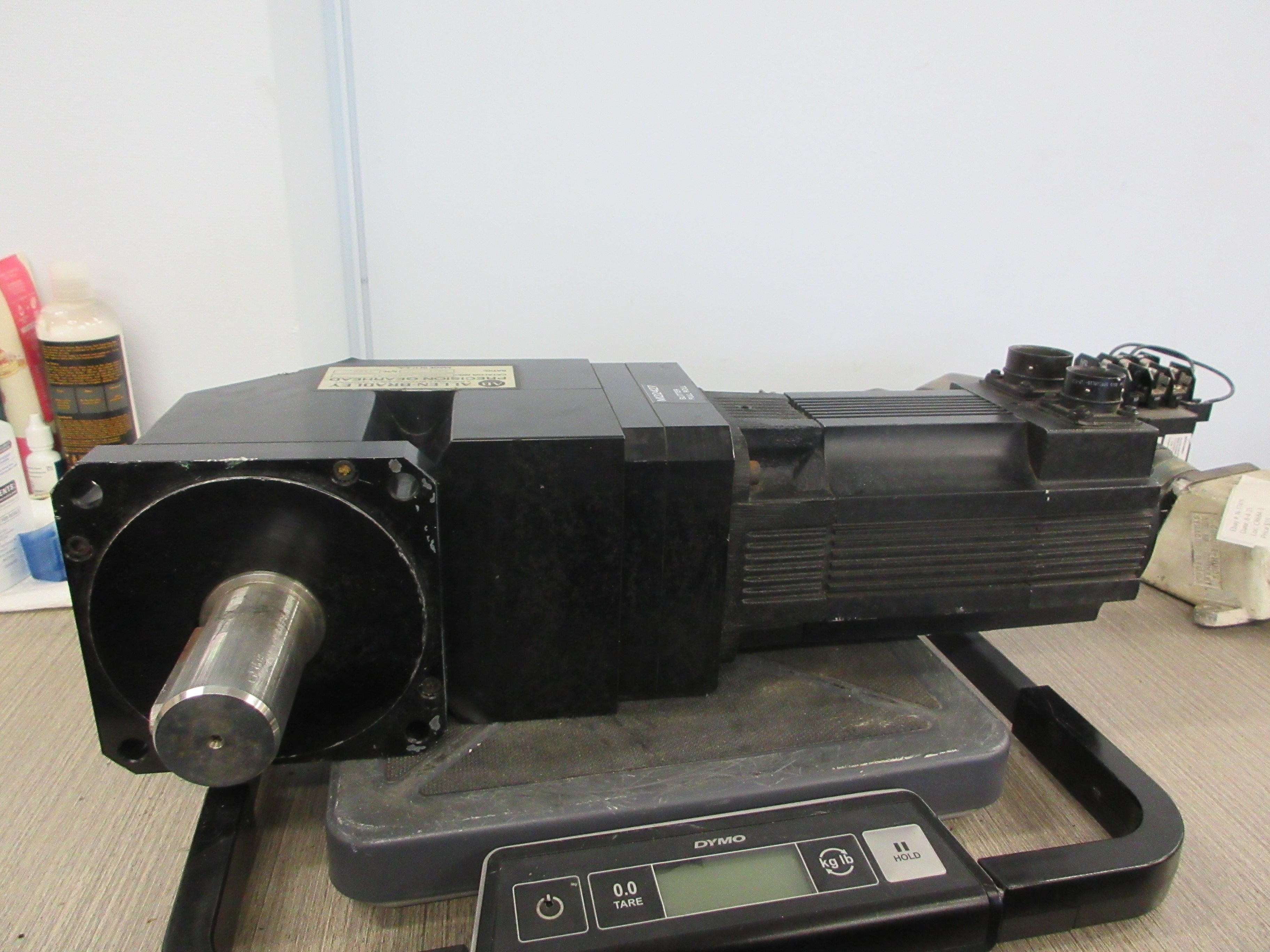 Allen-Bradley Servo Gearmotor 1326AB-B410G-21 / 1326AB-RPB50-21 1 KW Used