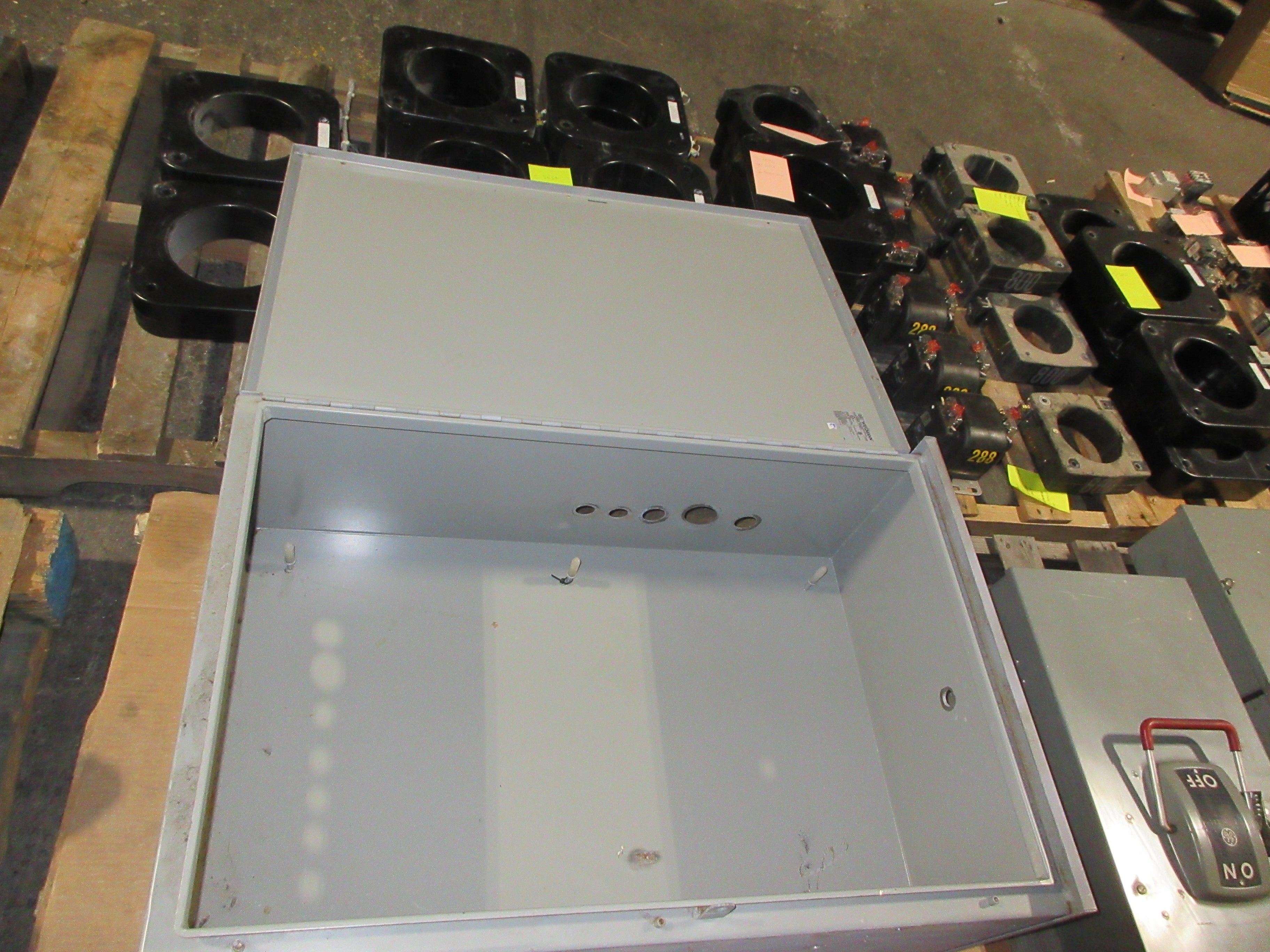 Hubbell Wiegmann 3R Enclosure RHC362412 Size: 36"x24"x12" Used