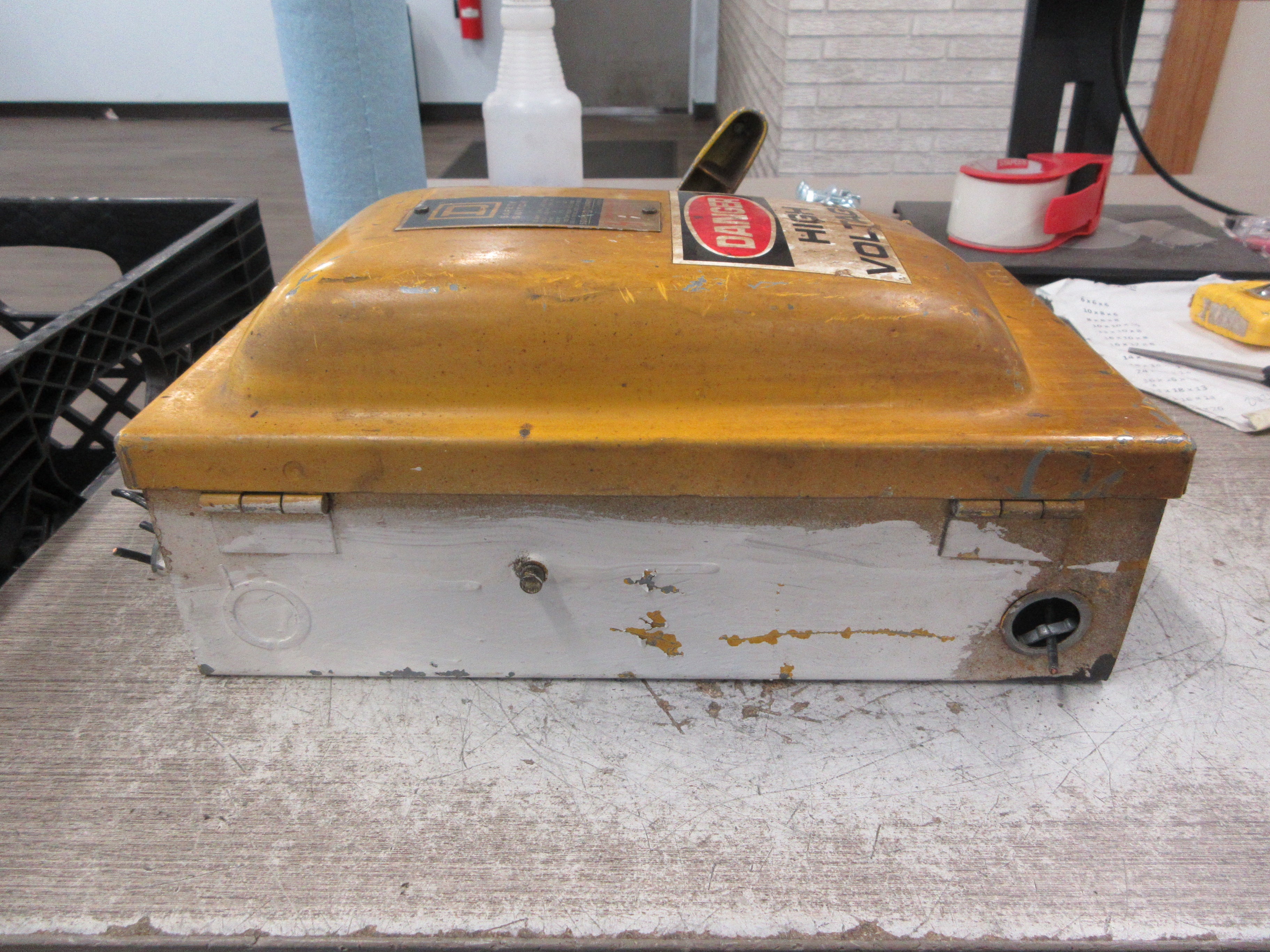 Square D Fusible Safety Switch / Disconnect H361 Ser. D1 30A 600V 3P Used