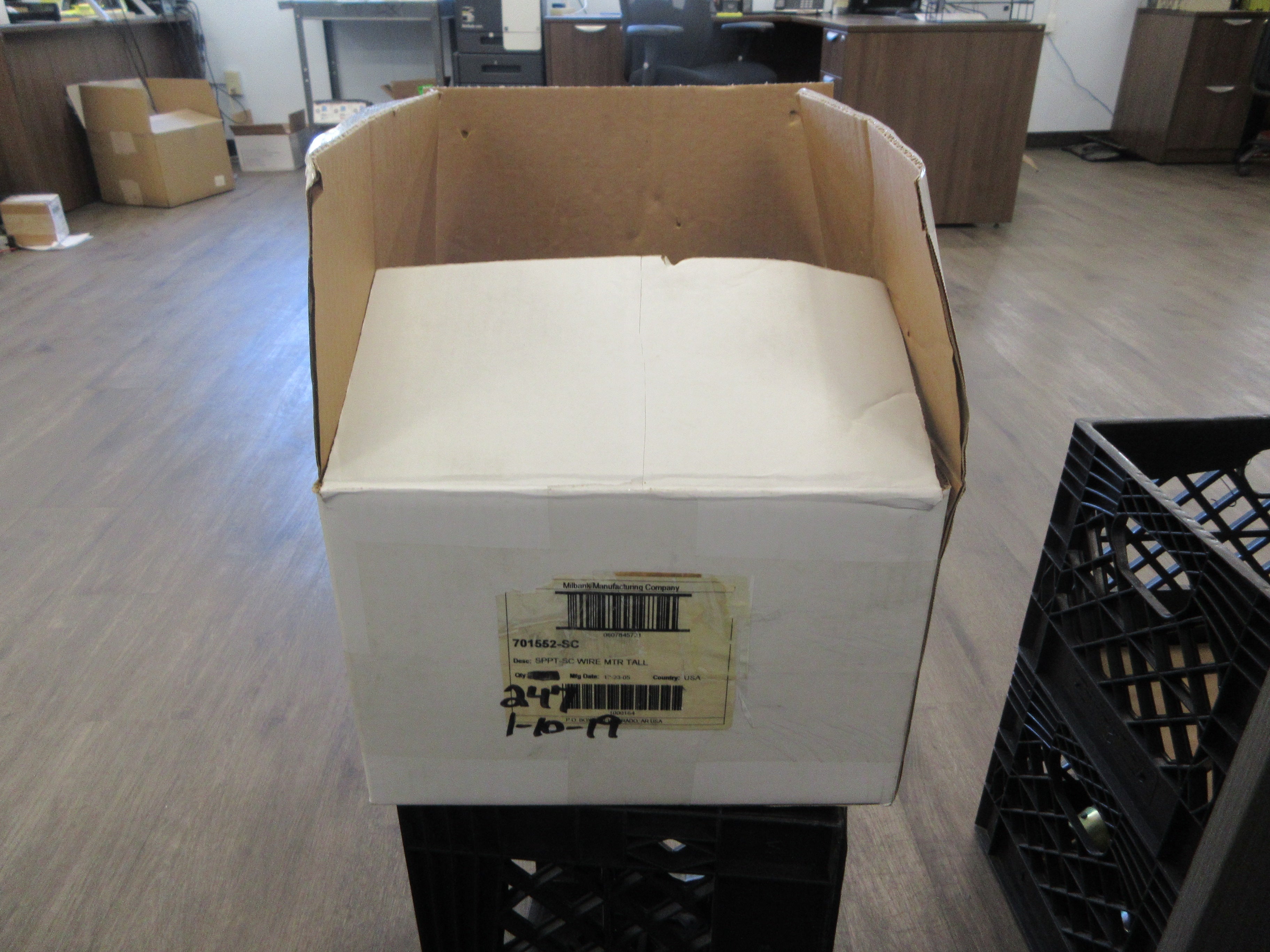 Milbank Tall Support Wire 701552-SC *Box of 247* New Surplus