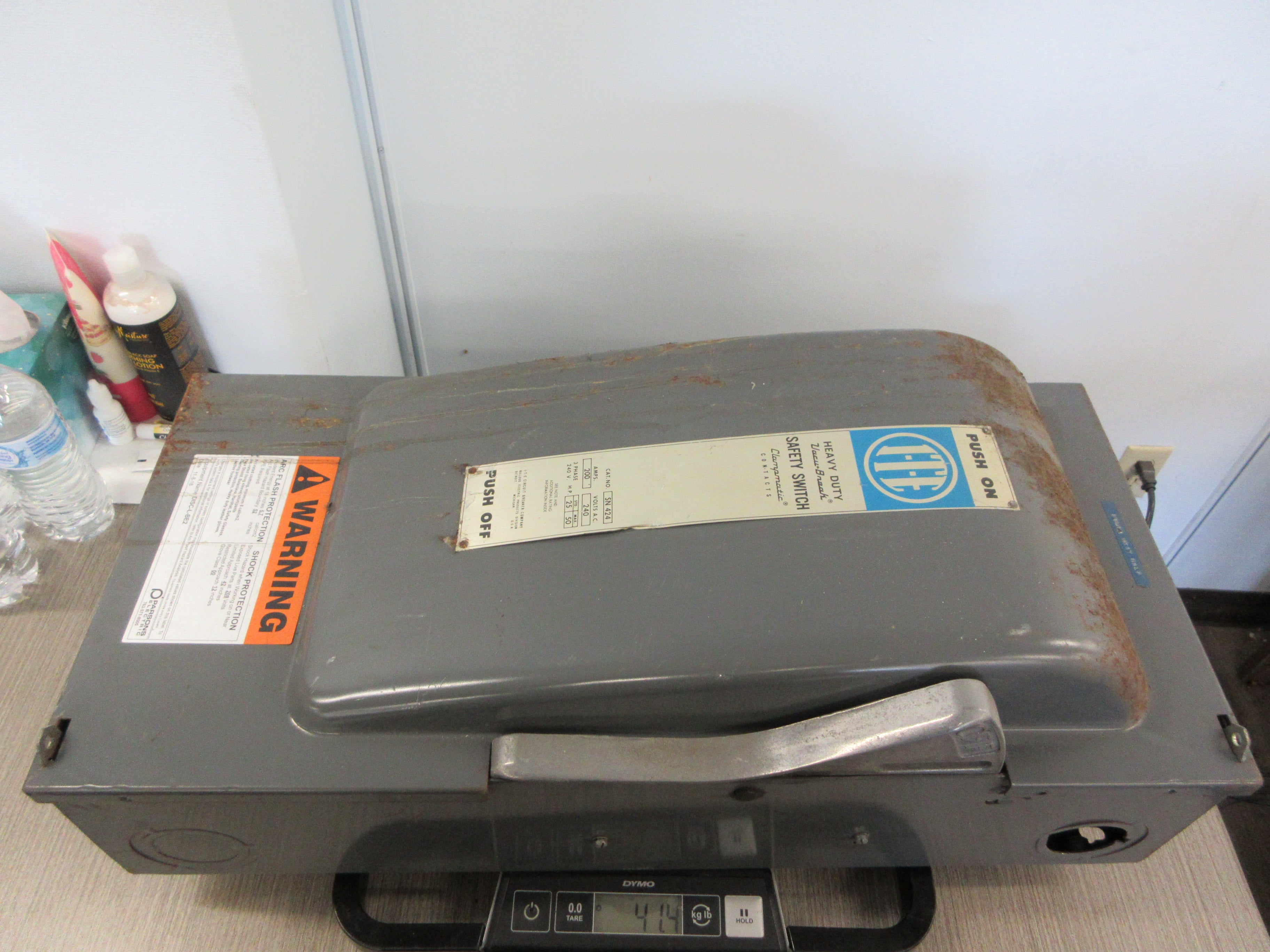 ITE Fusible Safety Switch/Disconnect SN 424 200A 240V 3P Used