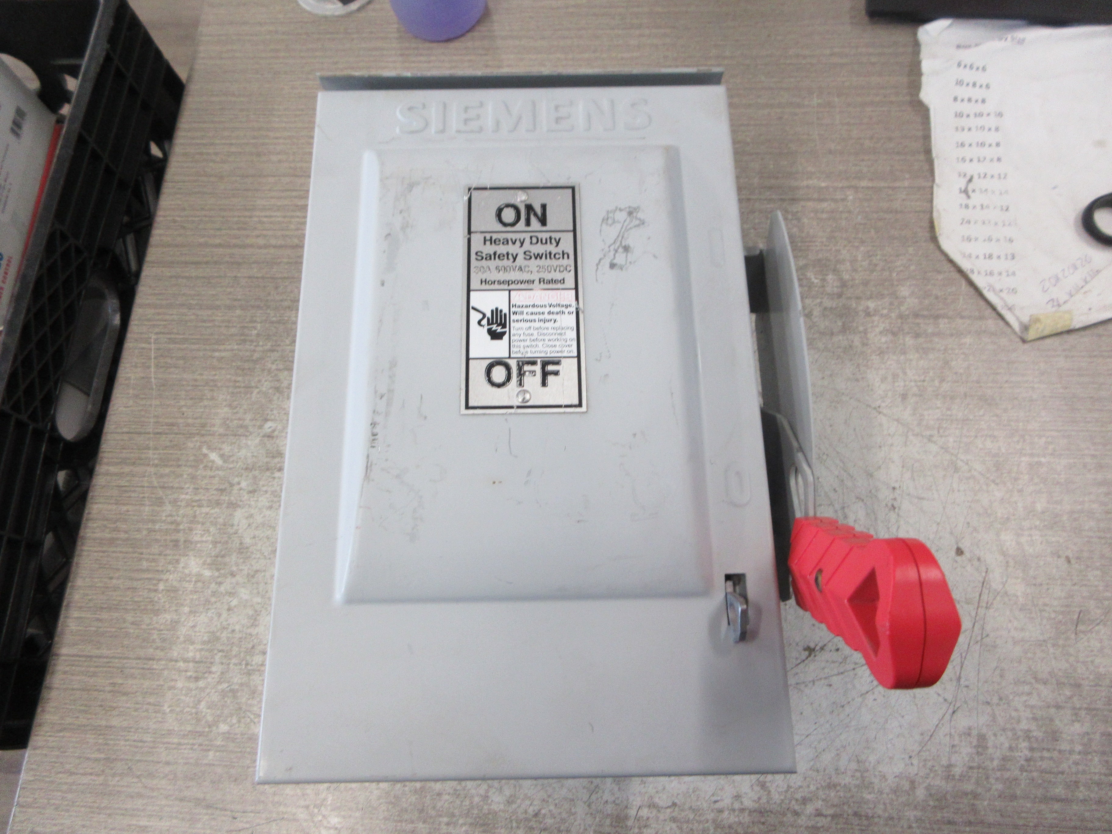Siemens Non-Fusible 3R Safety Switch/Disconnect HNF361R 30A 600V 3P Used