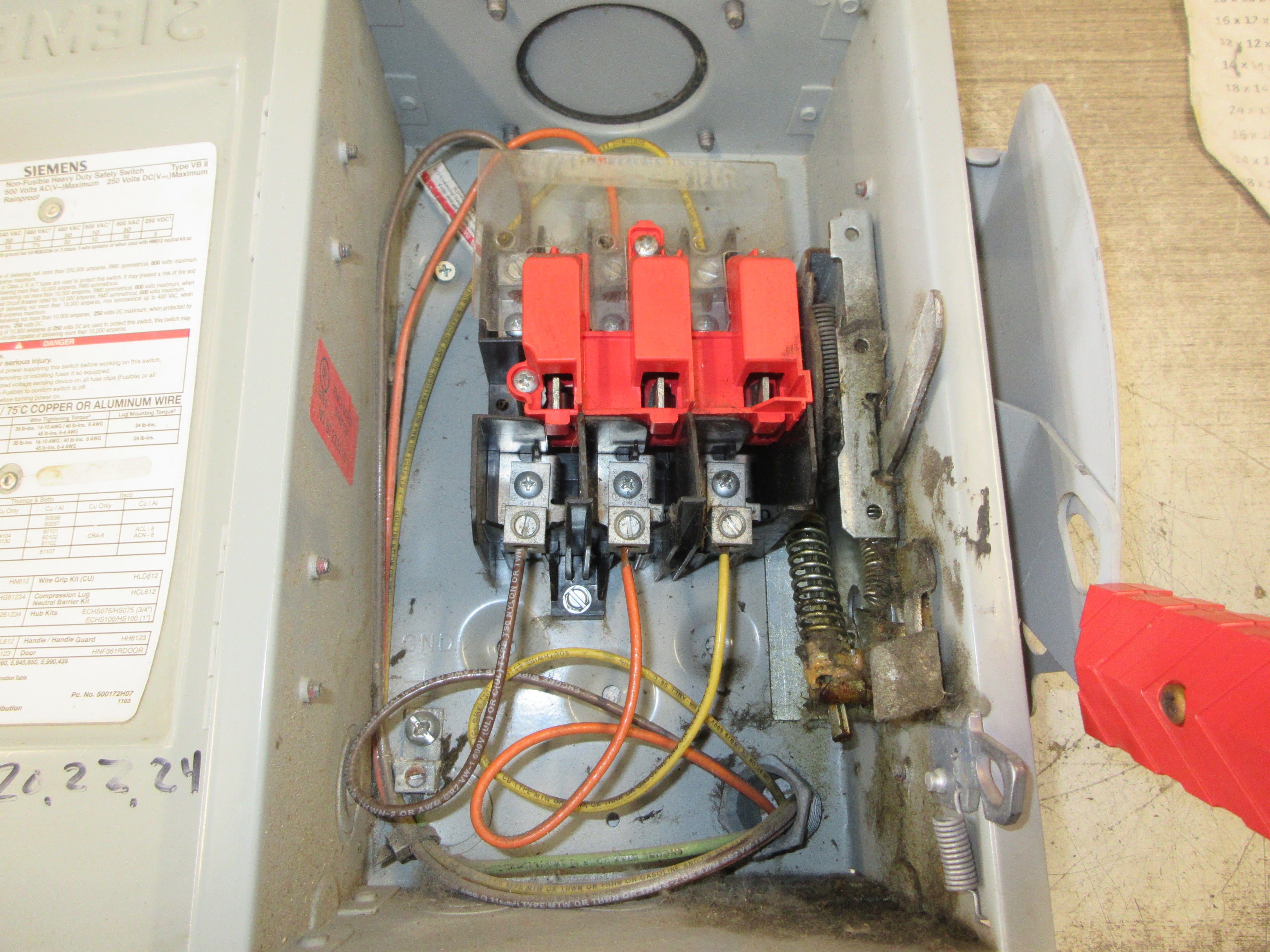 Siemens Non-Fusible 3R Safety Switch/Disconnect HNF361R 30A 600V 3P Used